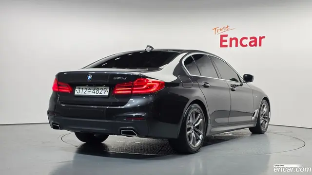 Main__Slider__Photo:5-Series BMW 2019.11-1