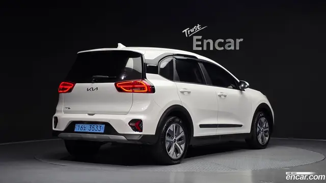 Main__Slider__Photo:Niro Kia 2023.1-1