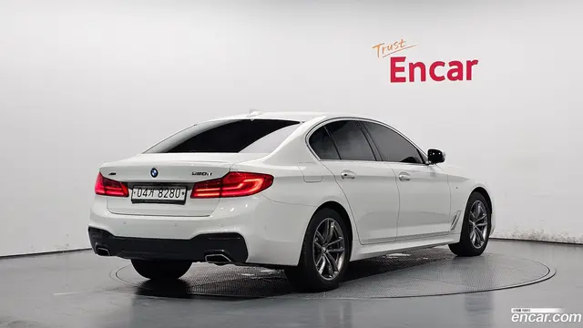 Main__Slider__Photo:5-Series BMW 2017.10-1