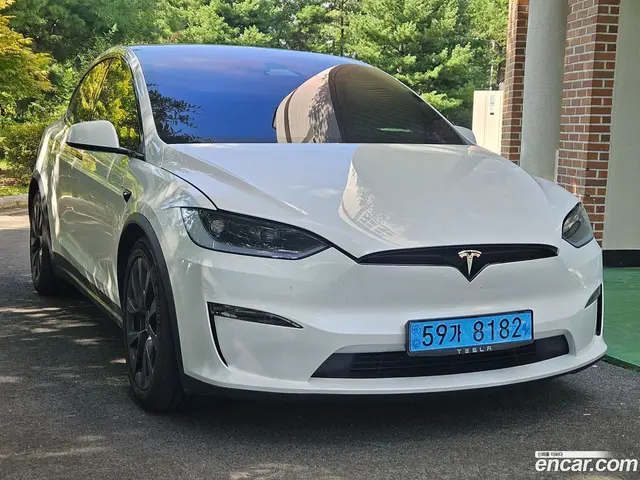 Main__Slider__Photo:Model X Tesla 2023.8-1