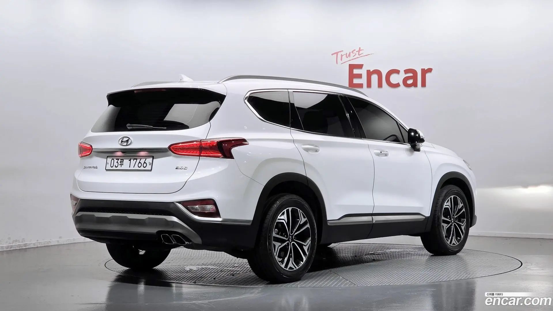 Main__Slider__Photo:Santafe Hyundai 2018.7-1