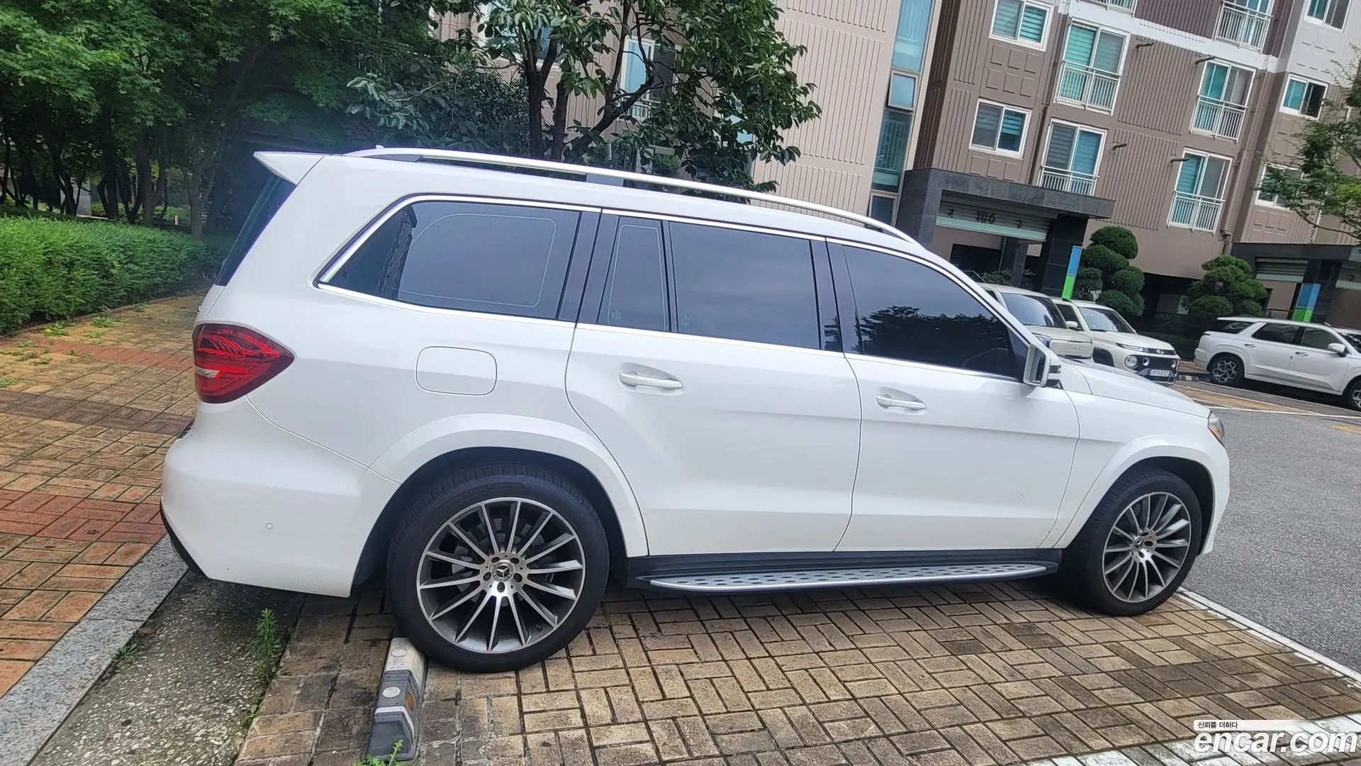 Main__Slider__Photo:GLS-Class Mercedes-Benz 2019.4-1