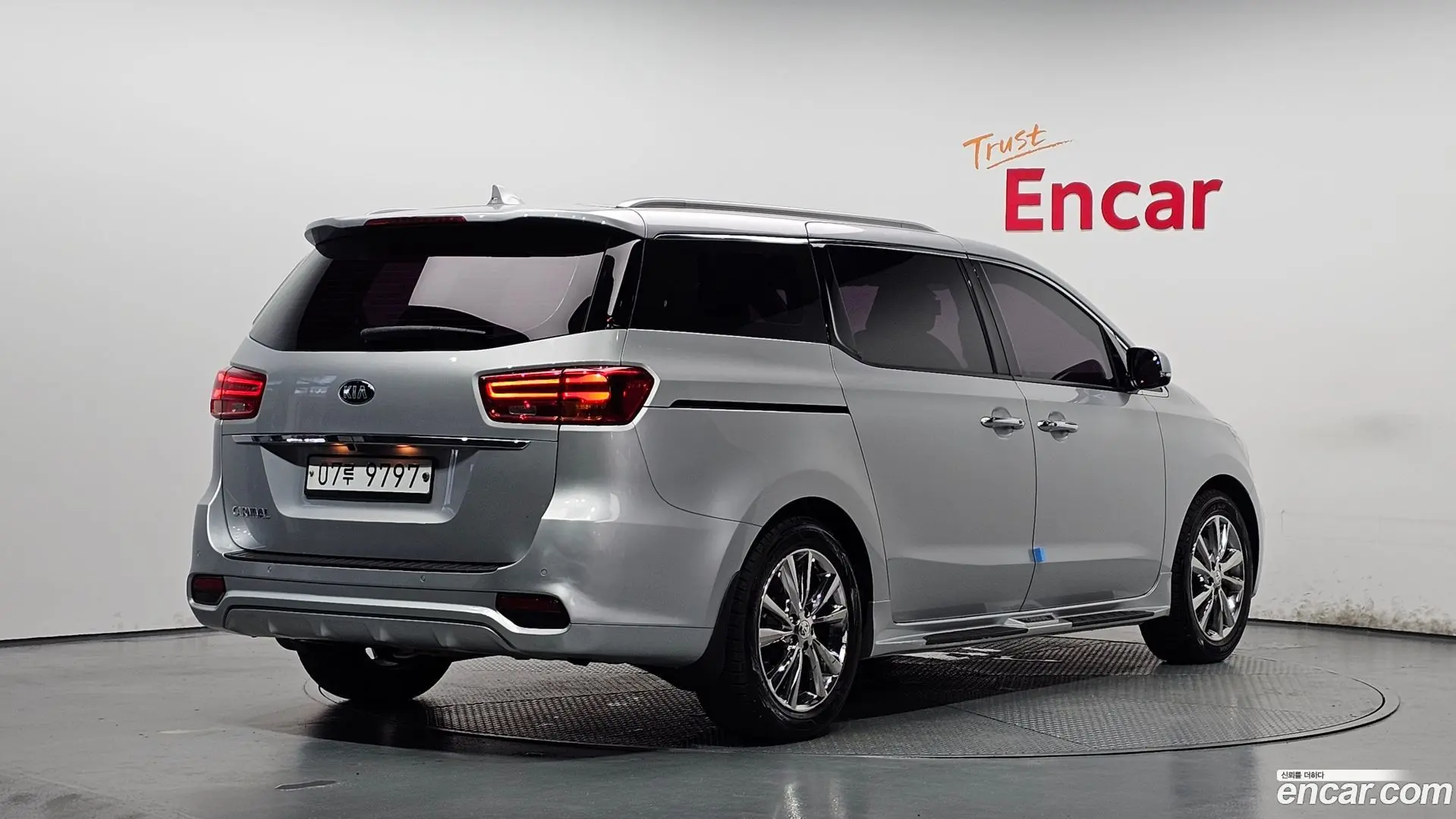 Main__Slider__Photo:Canival Kia 2019.1-1