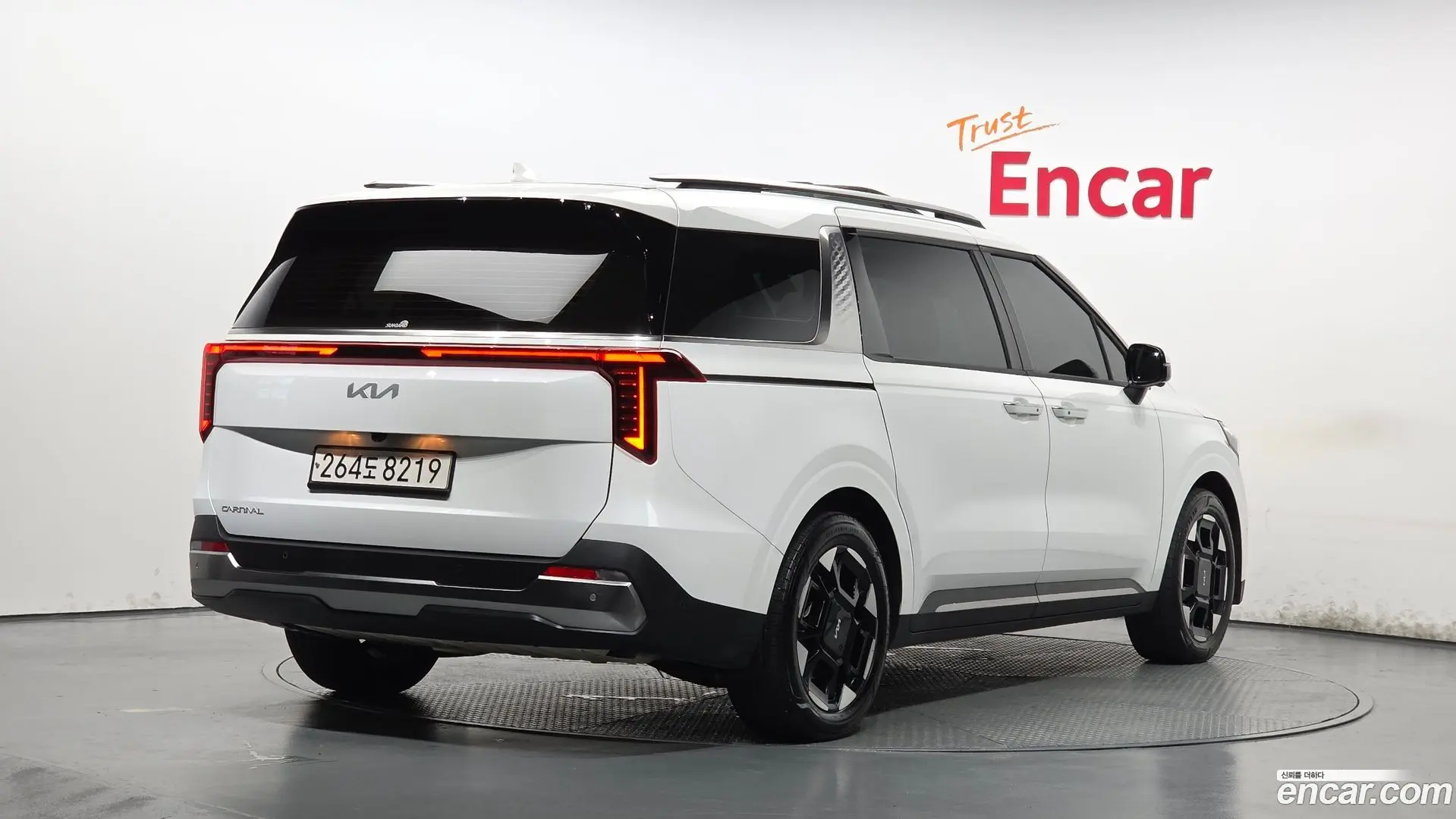 Main__Slider__Photo:Canival Kia 2024.2-1