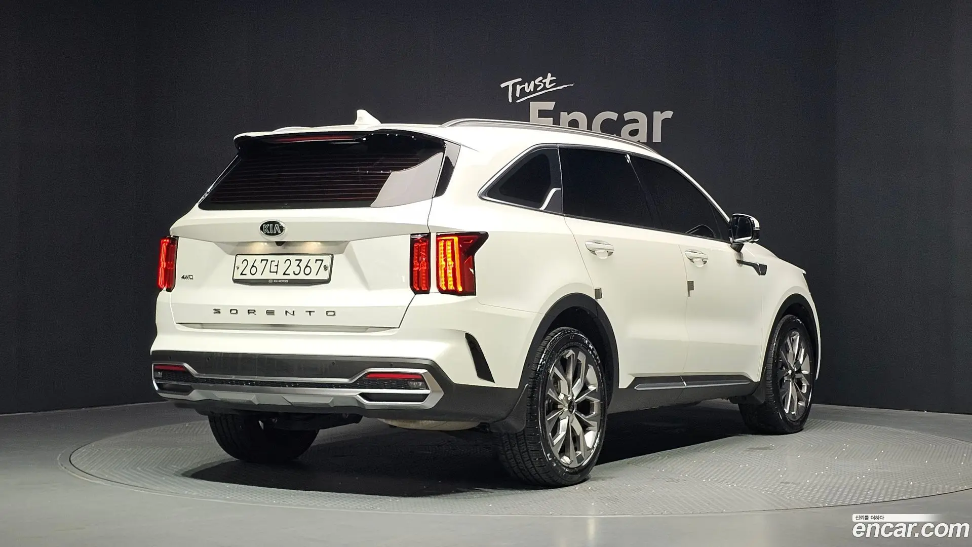 Main__Slider__Photo:Sorento Kia 2020.3-1