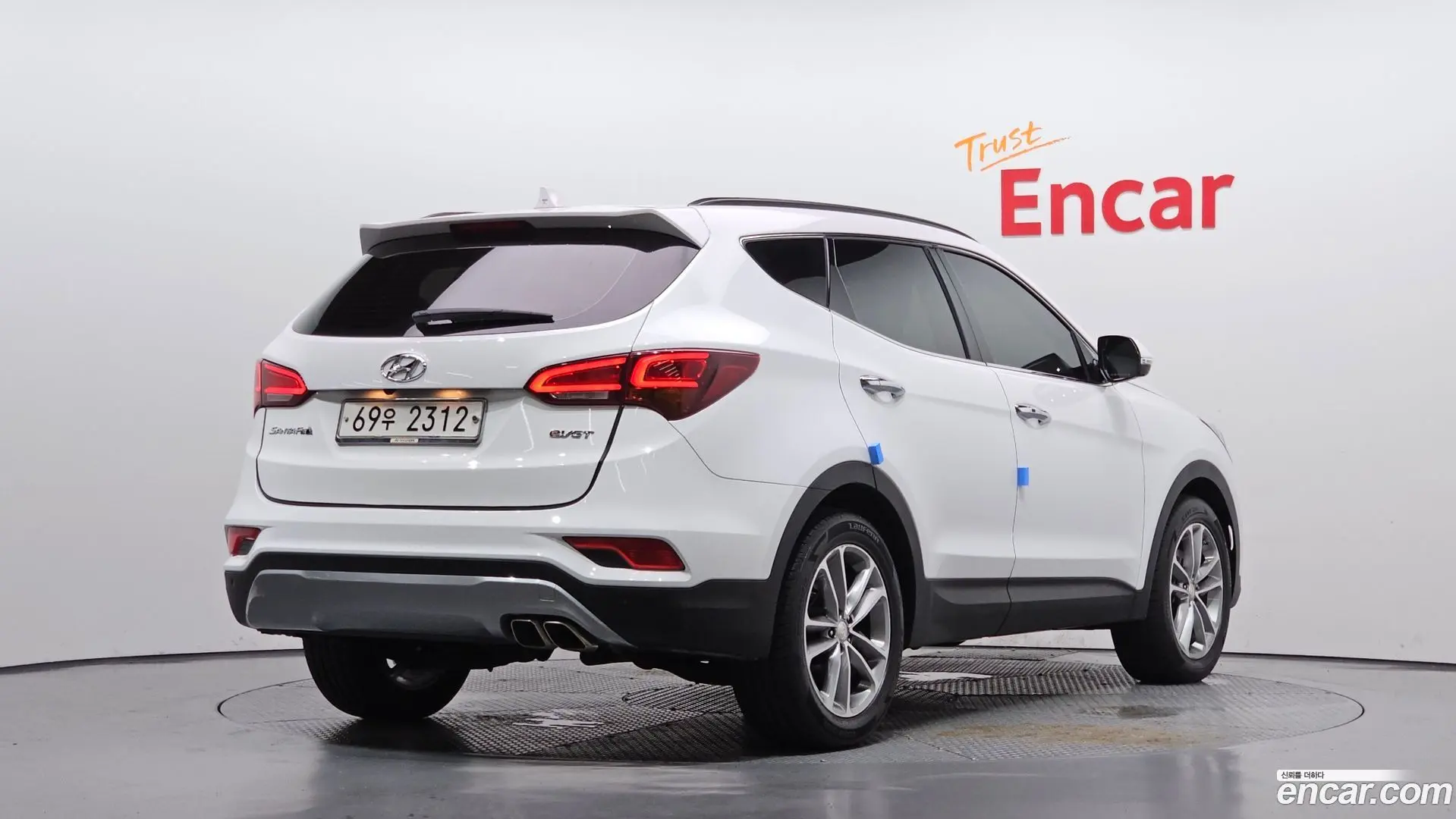 Main__Slider__Photo:Santafe Hyundai 2015.5-1