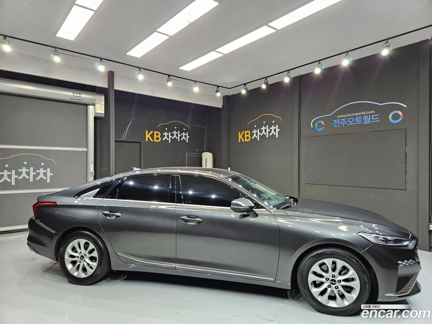Main__Slider__Photo:K8 Kia 2022.2-1