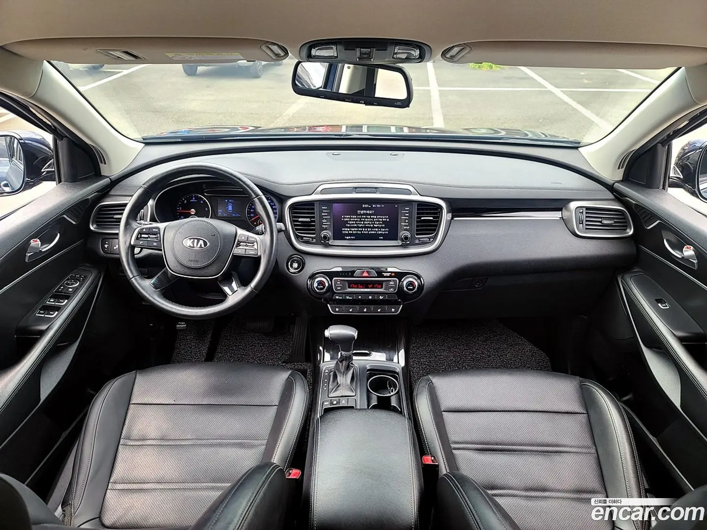 Main__Slider__Photo:Sorento Kia 2019.1-1