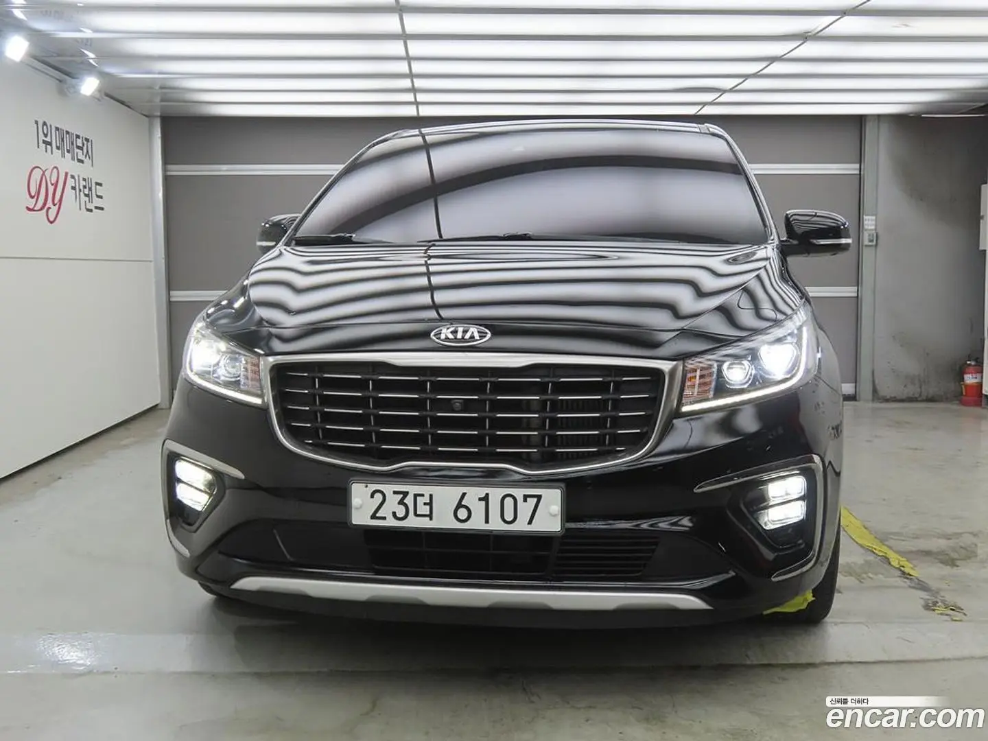 Main__Slider__Photo:Canival Kia 2019.0-1