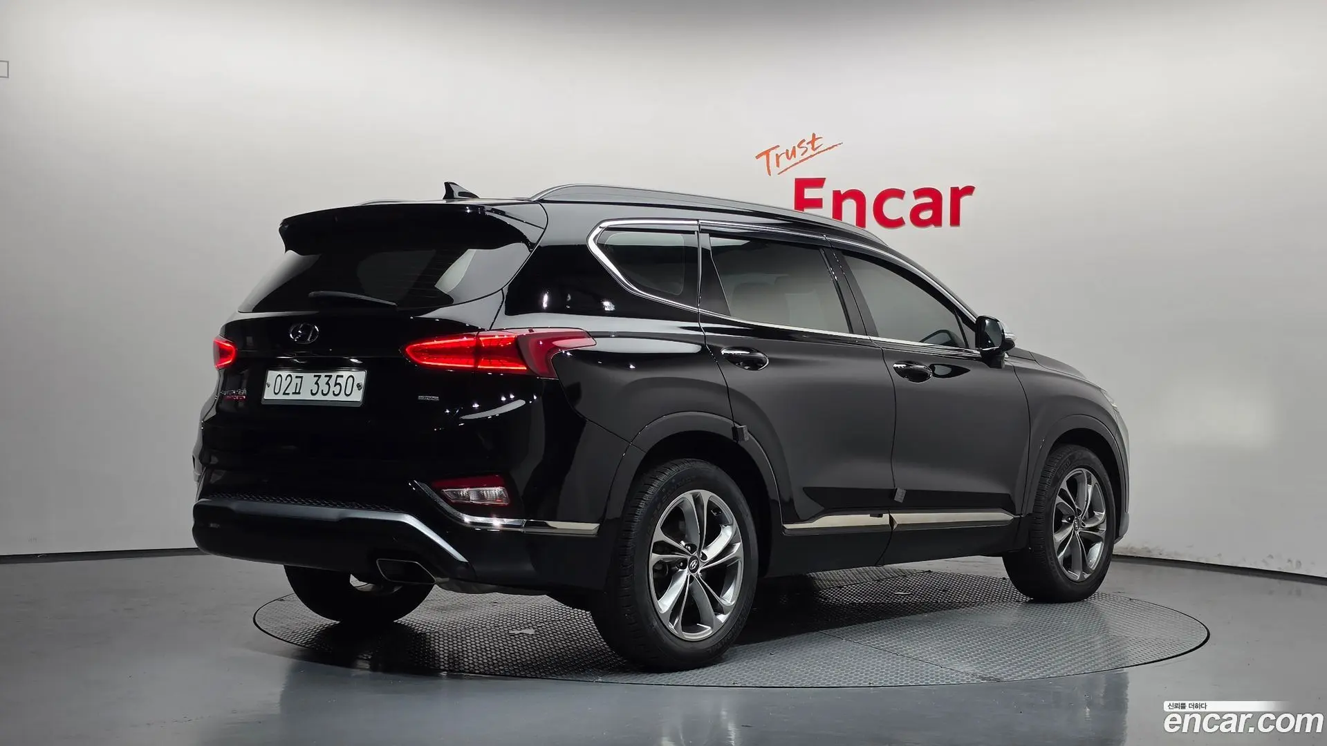 Main__Slider__Photo:Santafe Hyundai 2019.4-1
