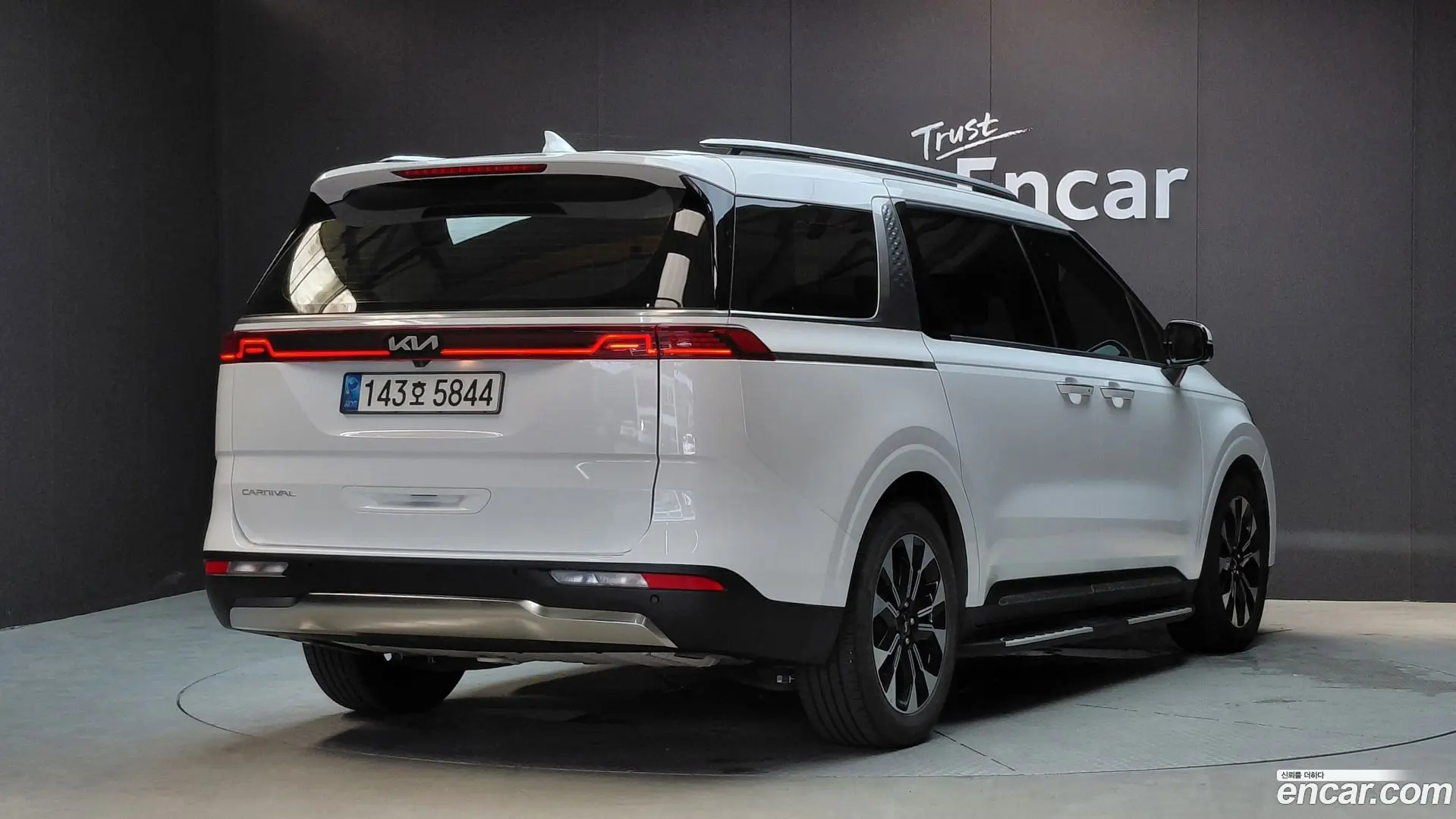 Main__Slider__Photo:Canival Kia 2021.8-1