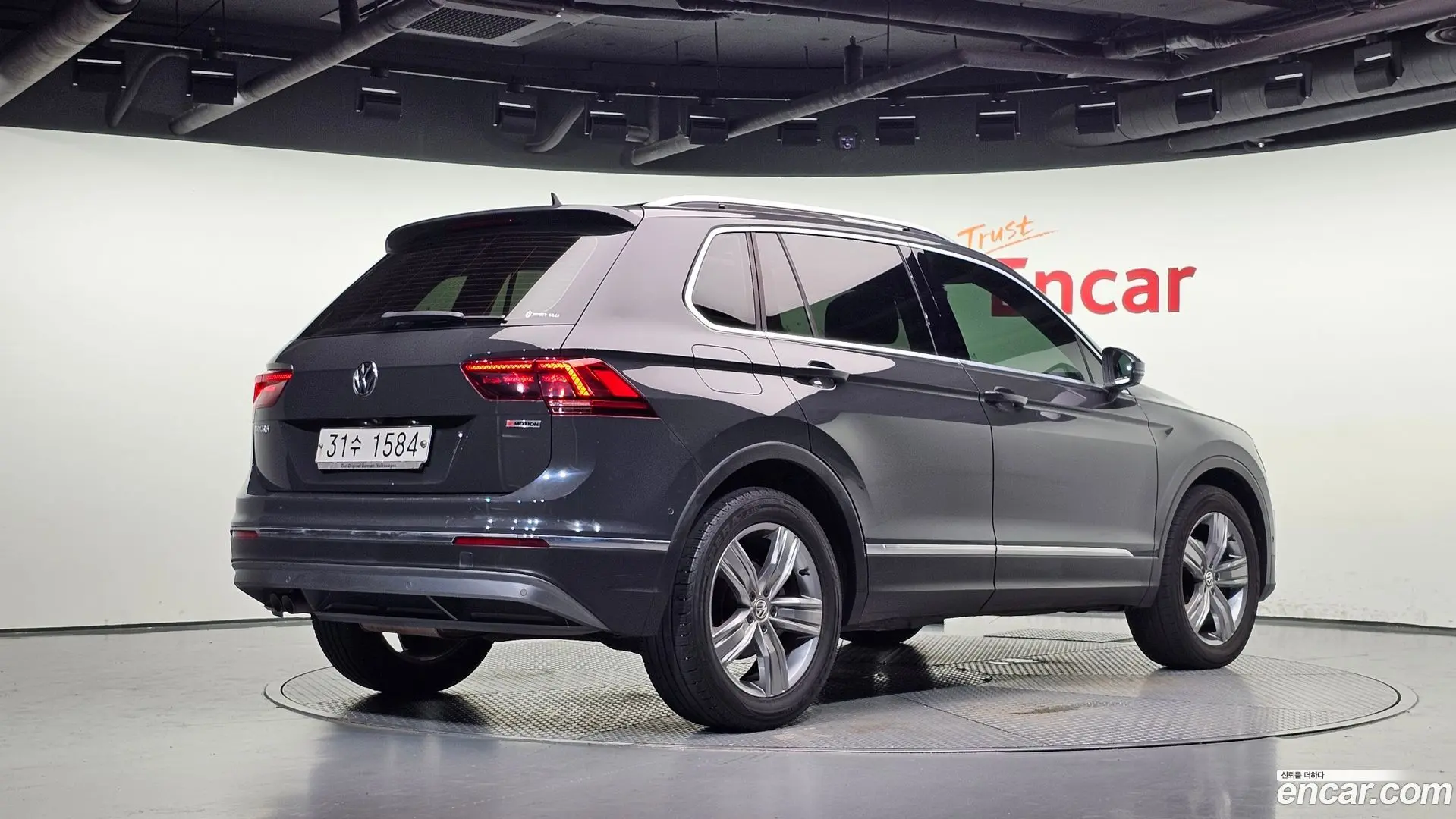 Main__Slider__Photo:Tiguan Volkswagen 2018.7-1