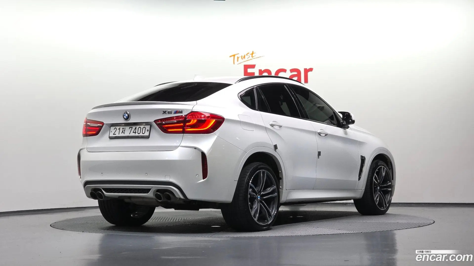 Main__Slider__Photo:X6M BMW 2017.11-1