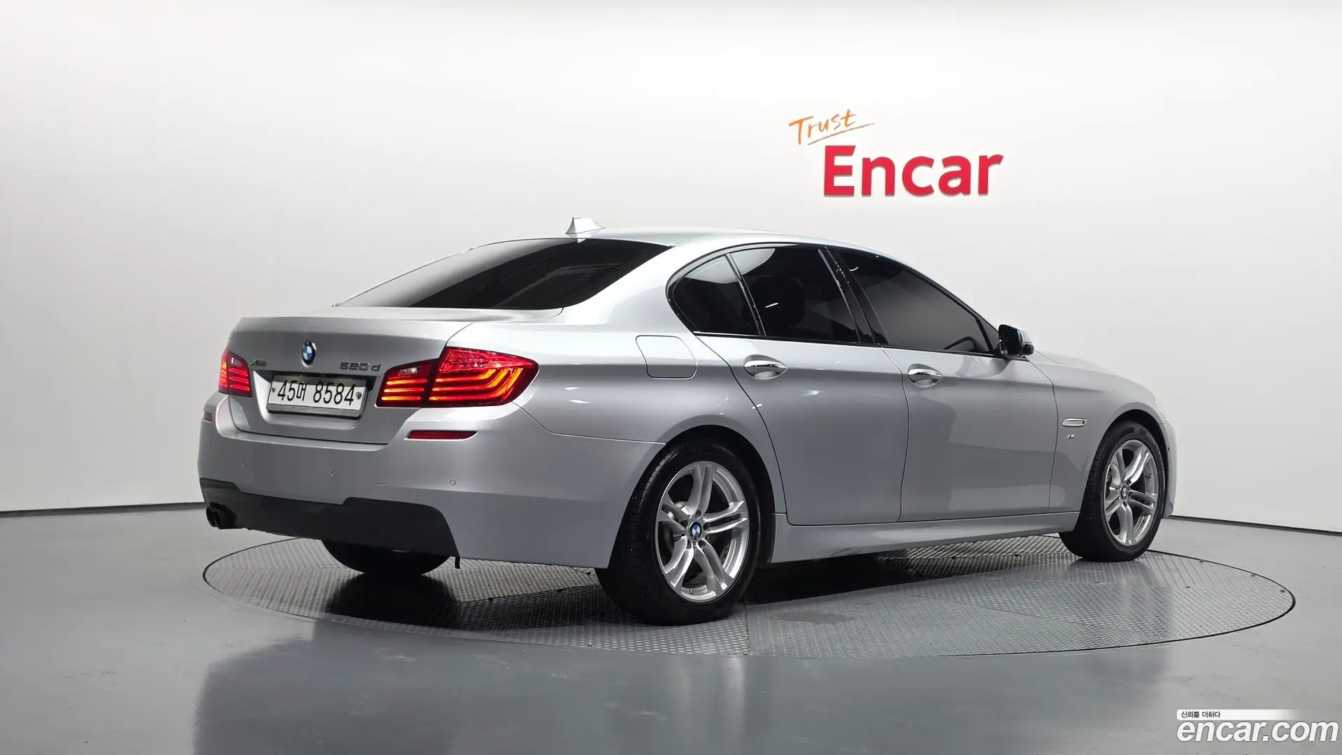 Main__Slider__Photo:5-Series BMW 2016.11-1