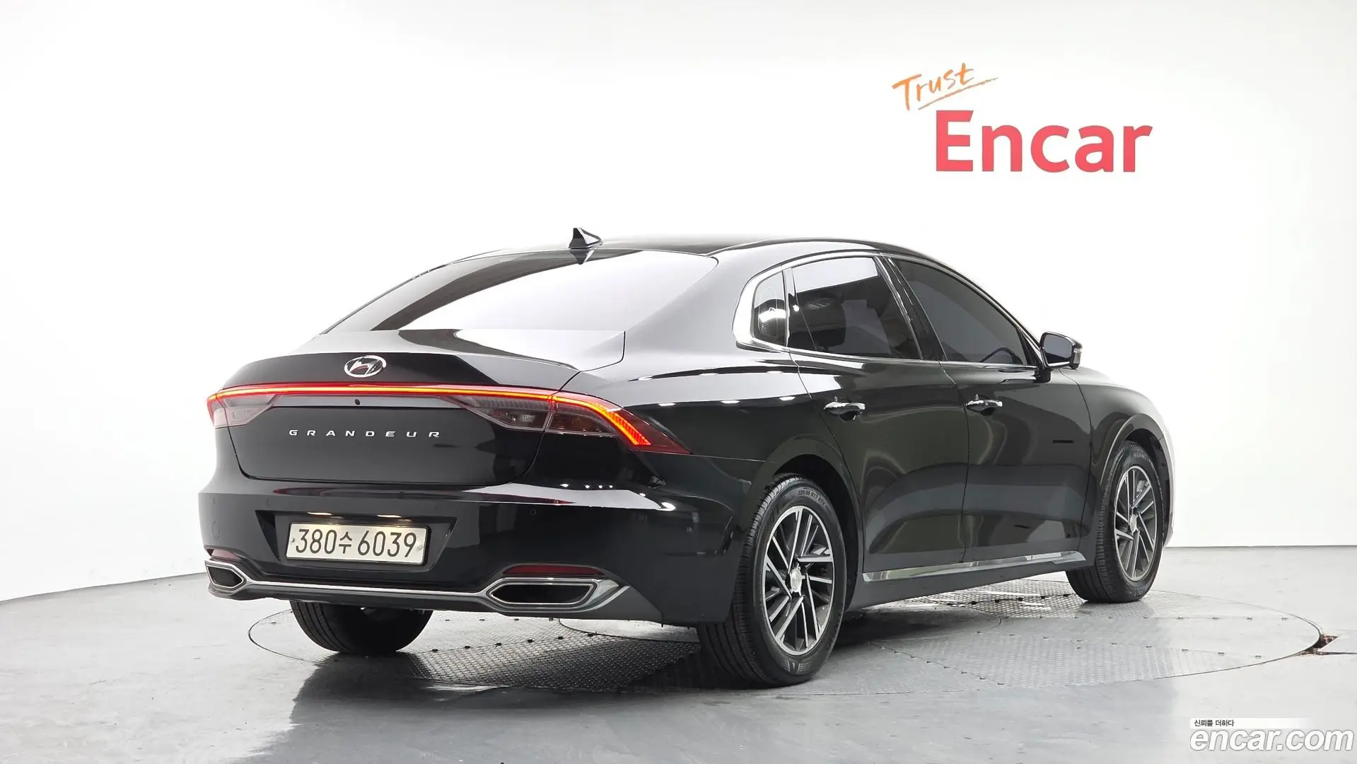 Main__Slider__Photo:Grandeur Hyundai 2020.7-1