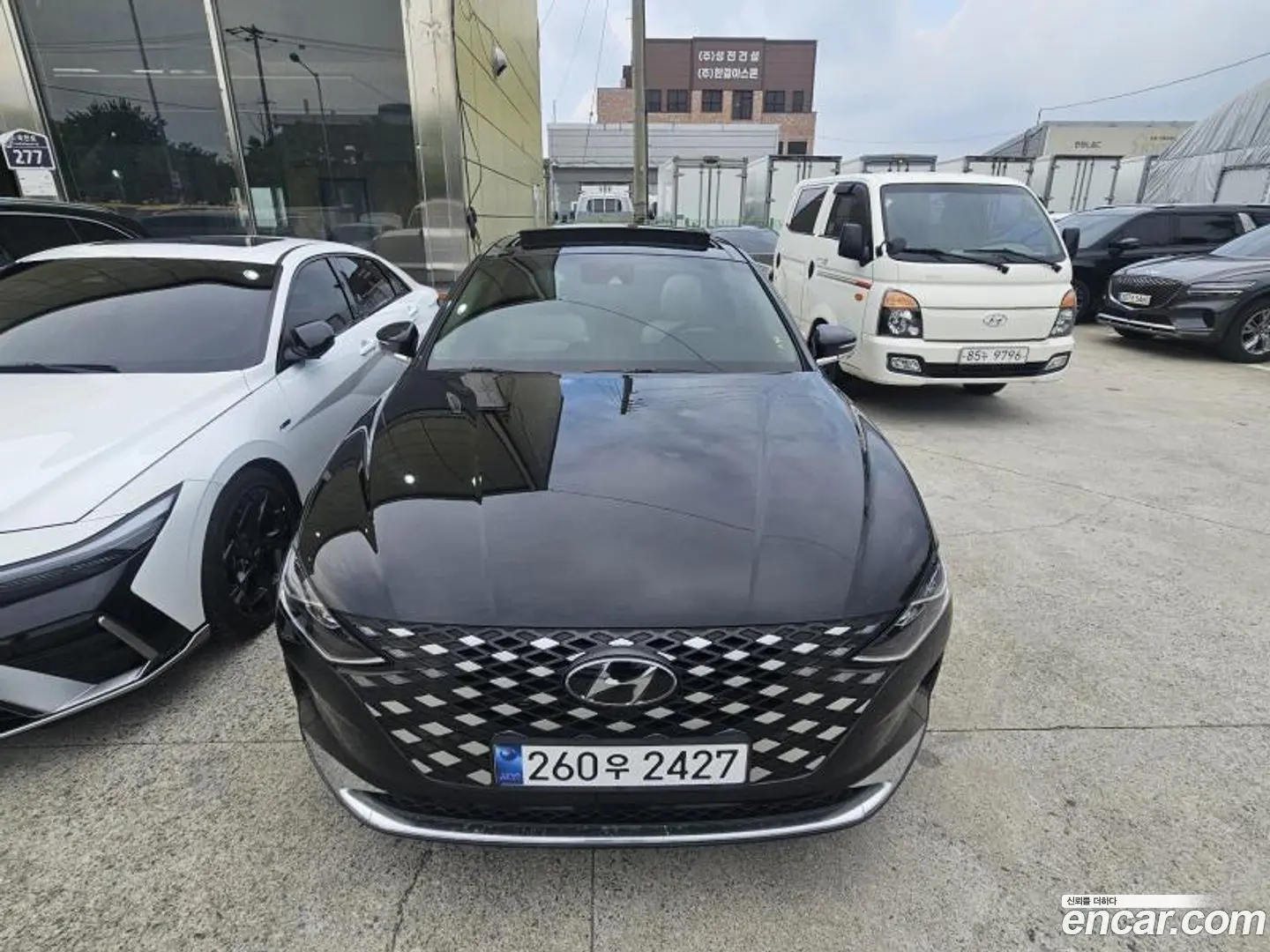 Main__Slider__Photo:Grandeur Hyundai 2022.7-1