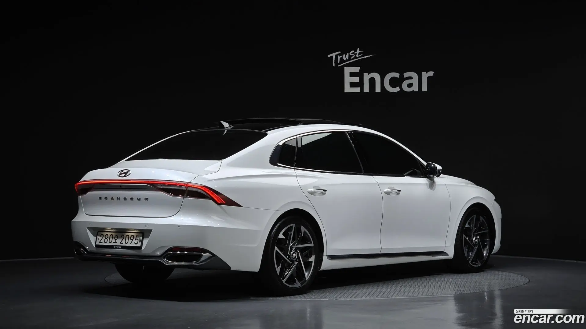 Main__Slider__Photo:Grandeur Hyundai 2020.7-1
