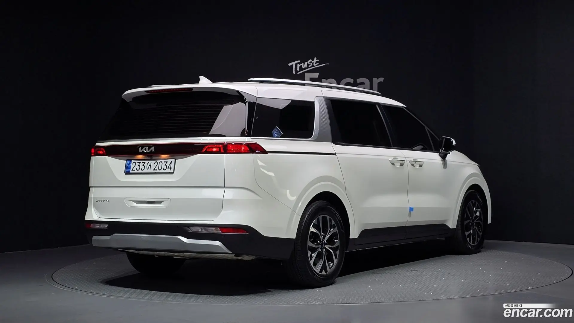 Main__Slider__Photo:Canival Kia 2023.10-1