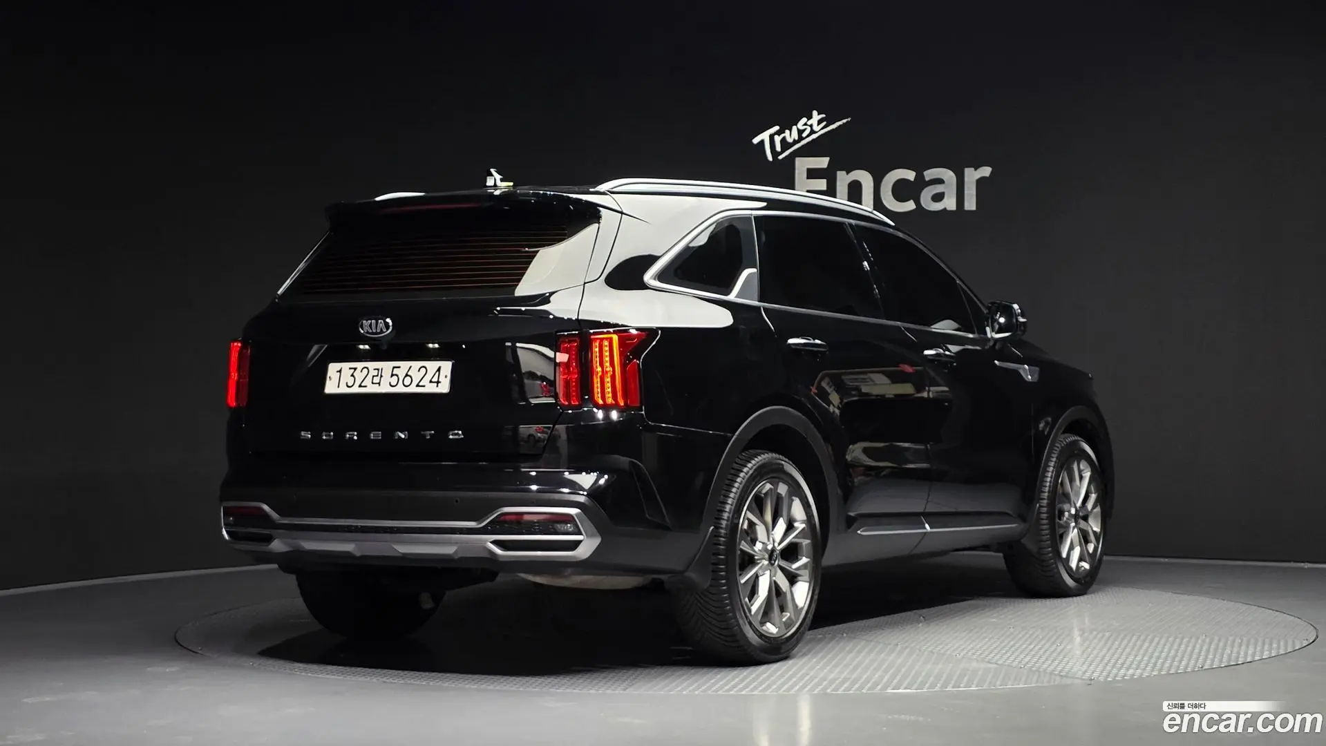 Main__Slider__Photo:Sorento Kia 2020.6-1