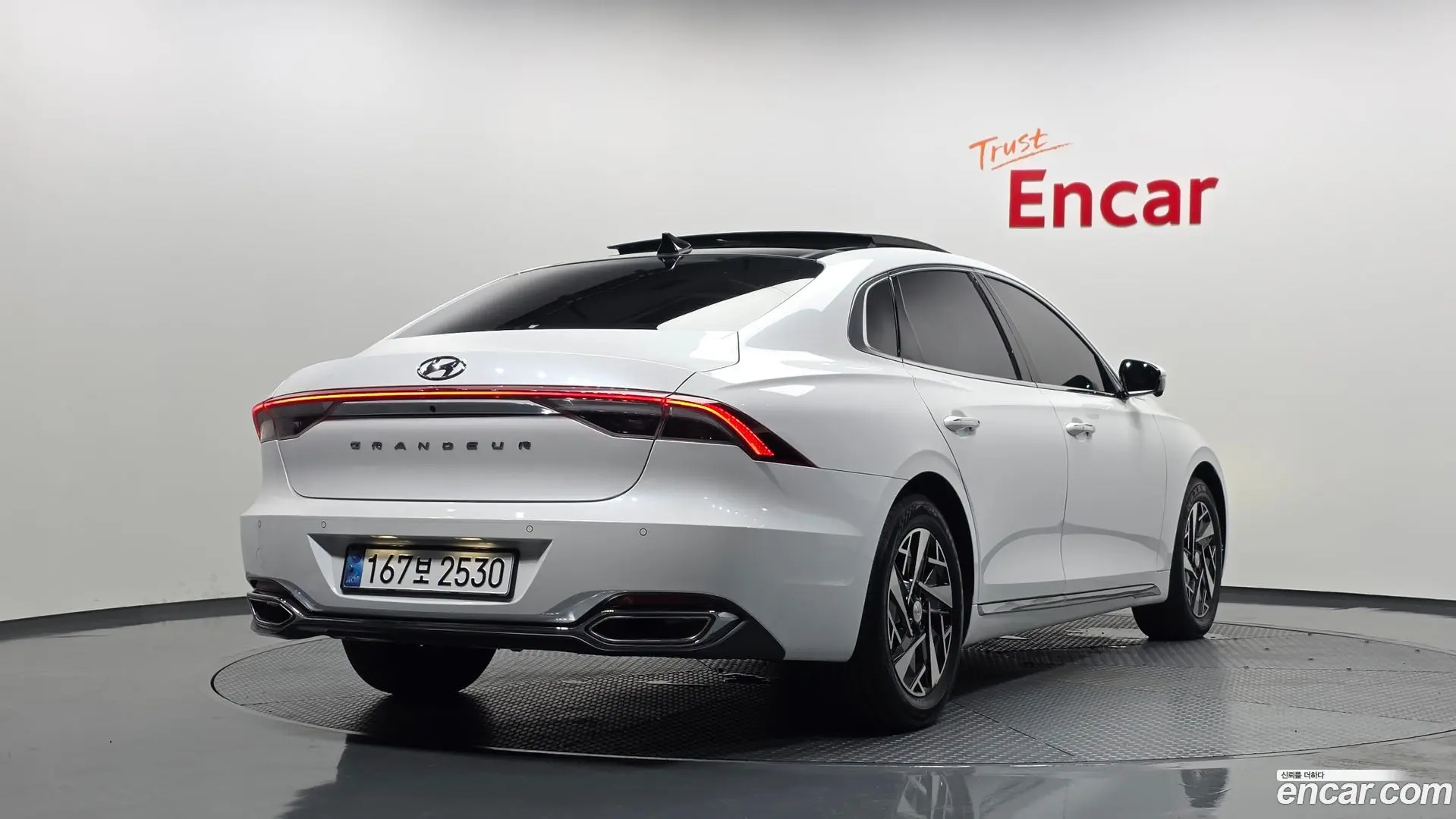 Main__Slider__Photo:Grandeur Hyundai 2022.2-1