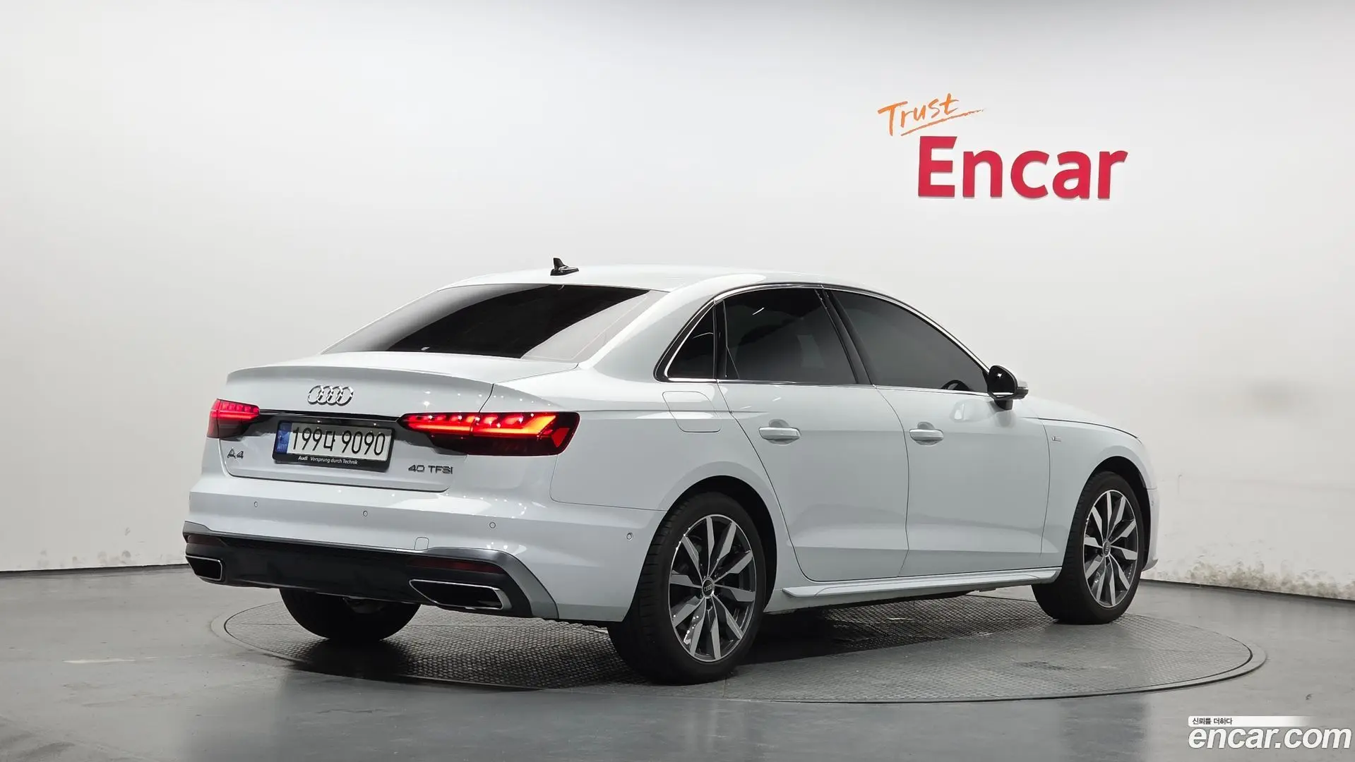 Main__Slider__Photo:A4 Audi 2023.11-1