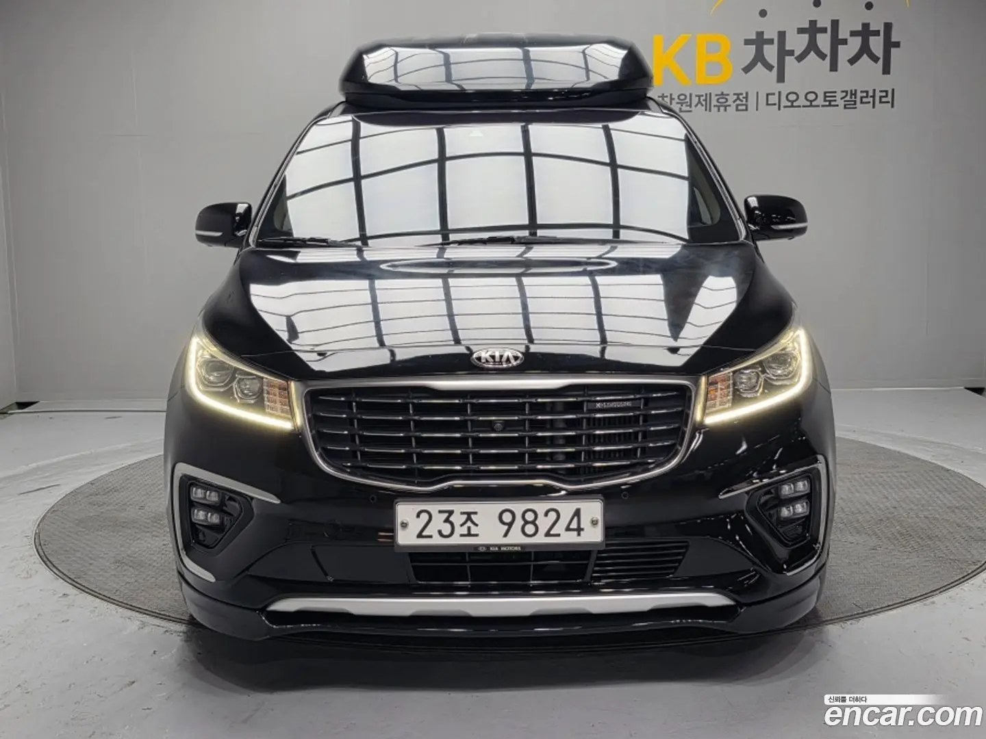 Main__Slider__Photo:Canival Kia 2018.8-1