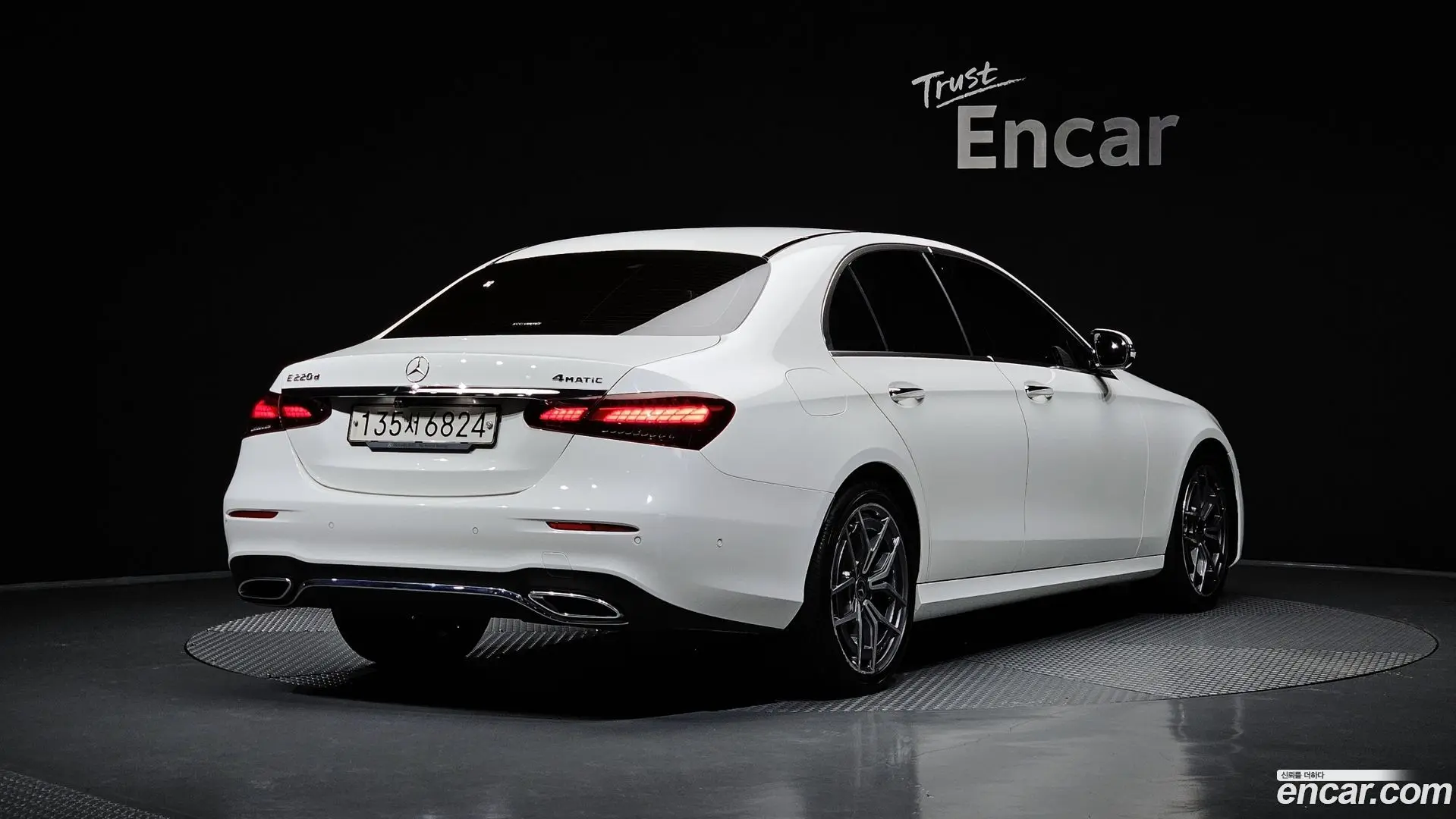 Main__Slider__Photo:E-Class Mercedes-Benz 2020.9-1