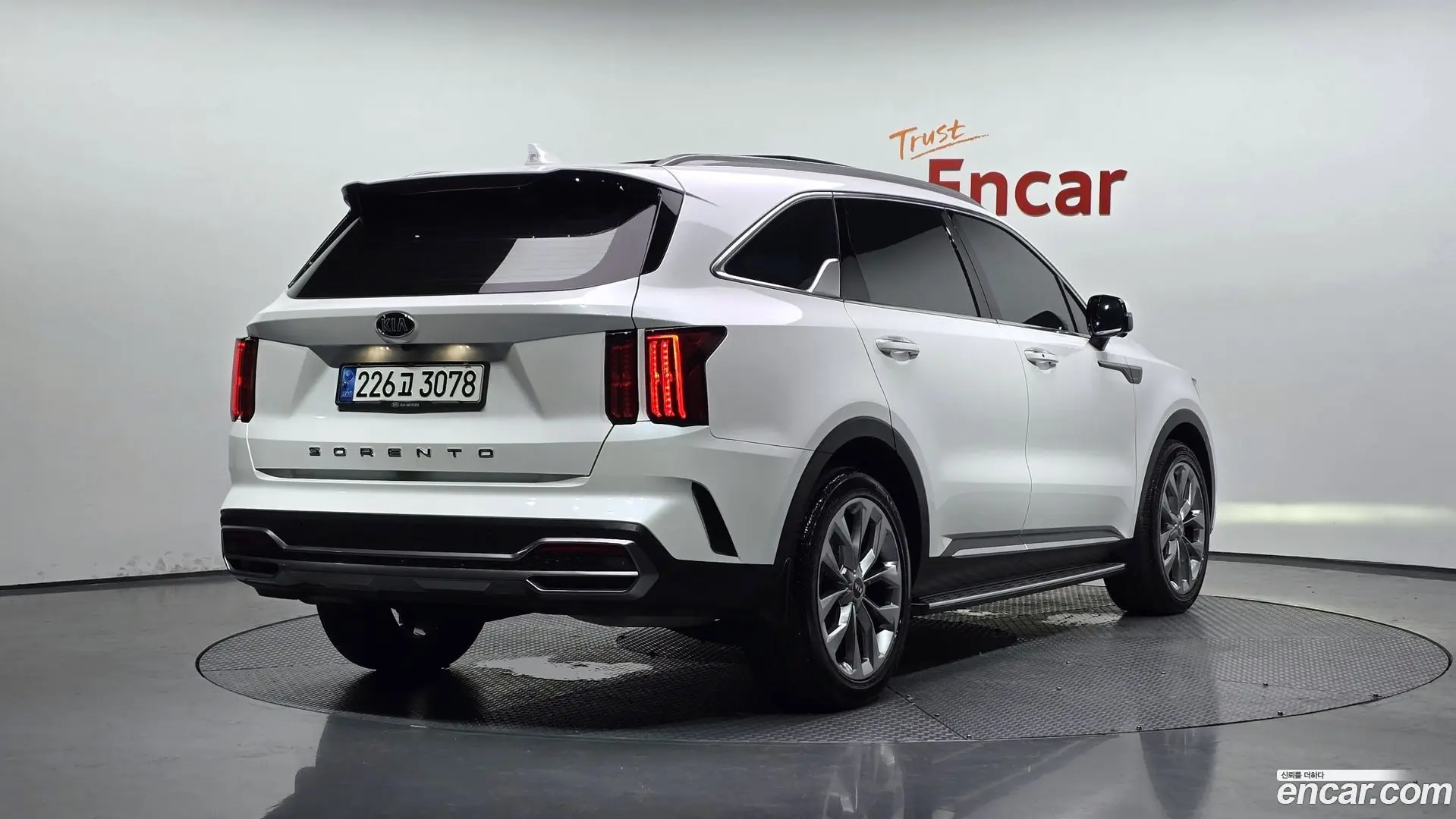 Main__Slider__Photo:Sorento Kia 2020.9-1