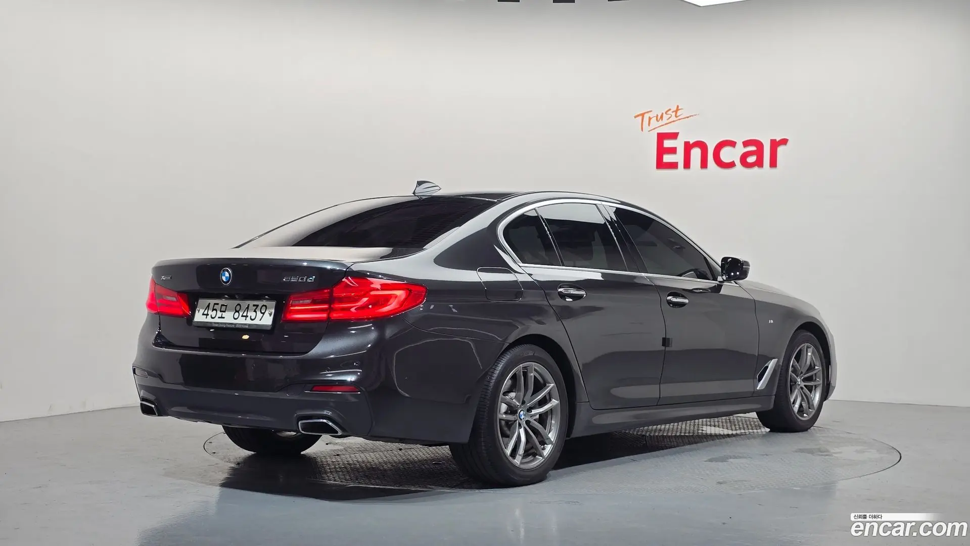 Main__Slider__Photo:5-Series BMW 2018.2-1