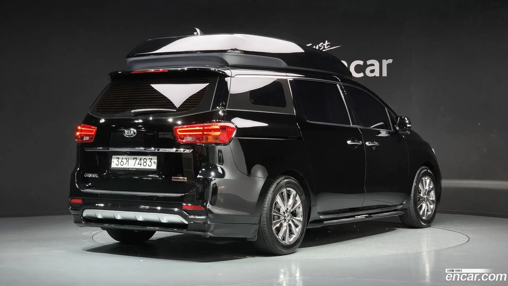 Main__Slider__Photo:Canival Kia 2018.7-1