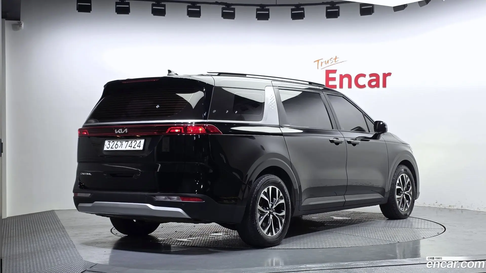 Main__Slider__Photo:Canival Kia 2022.9-1