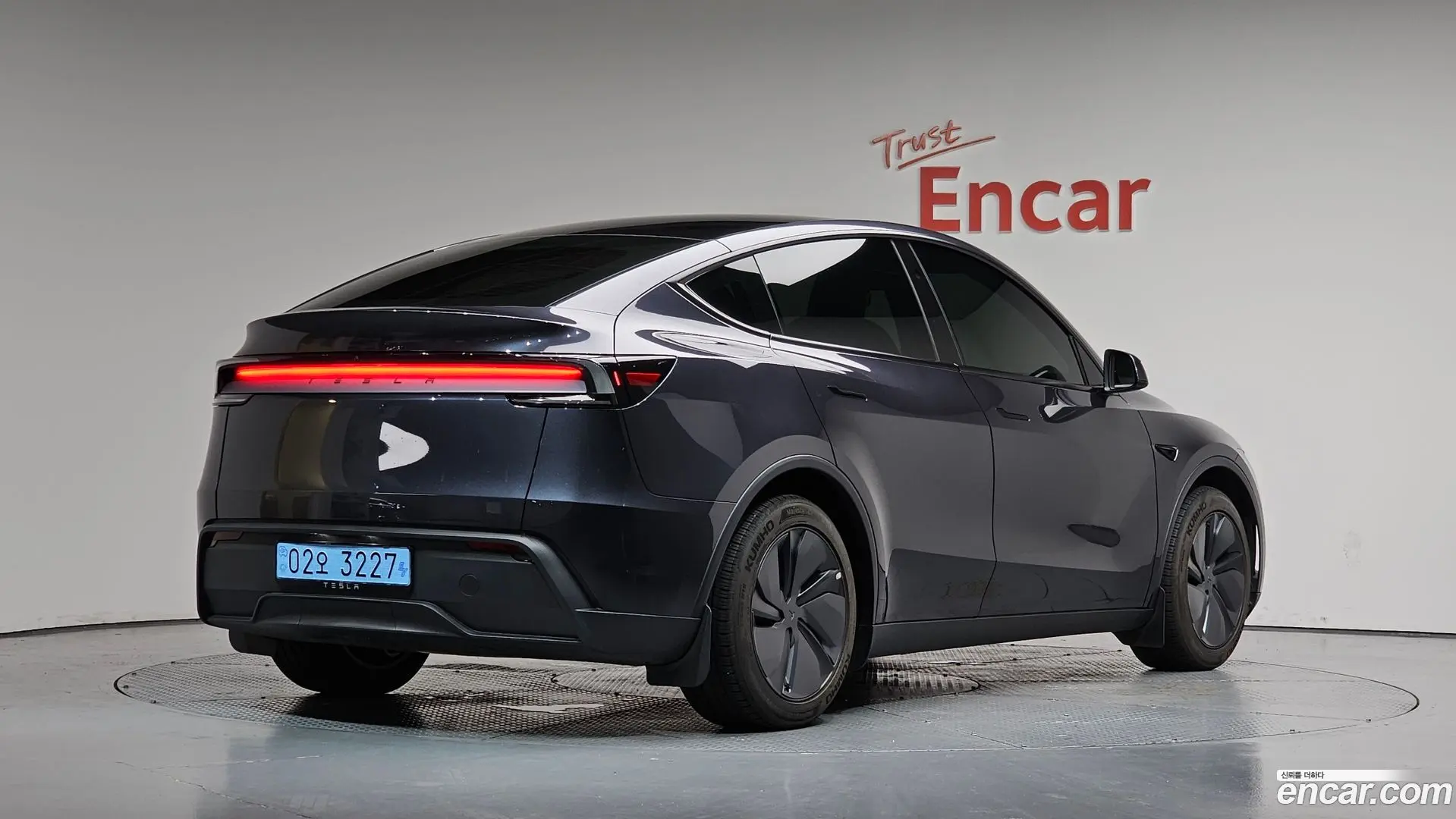 Main__Slider__Photo:Model Y Tesla 2026.5-1
