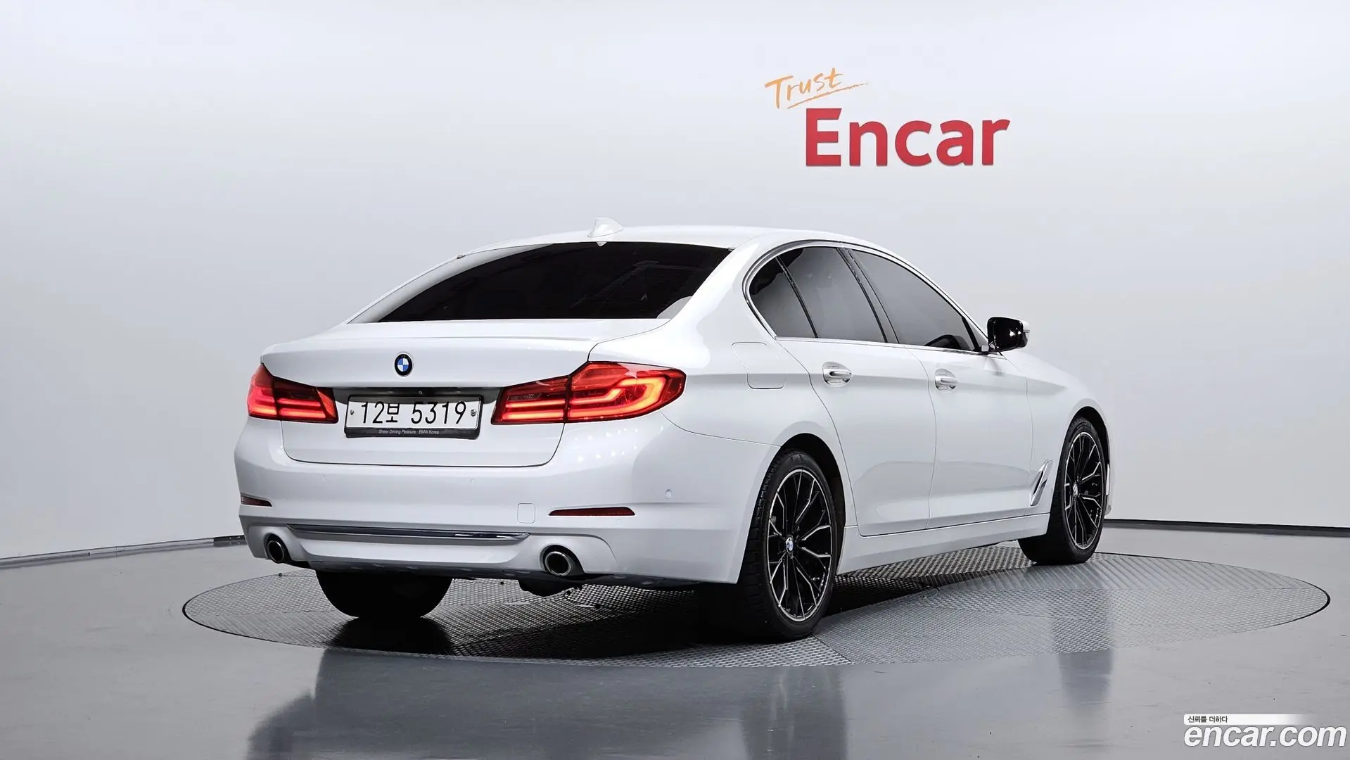 Main__Slider__Photo:5-Series BMW 2018.5-1