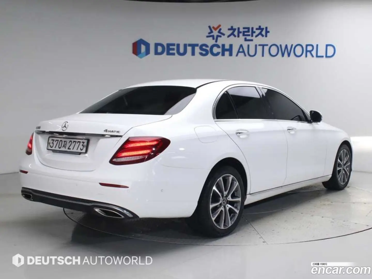 Main__Slider__Photo:E-Class Mercedes-Benz 2019.3-1