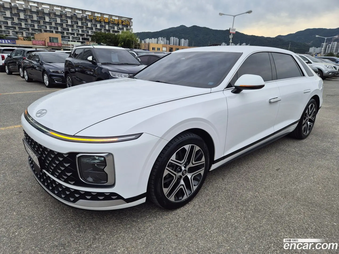 Main__Slider__Photo:Grandeur Hyundai 2023.5-1