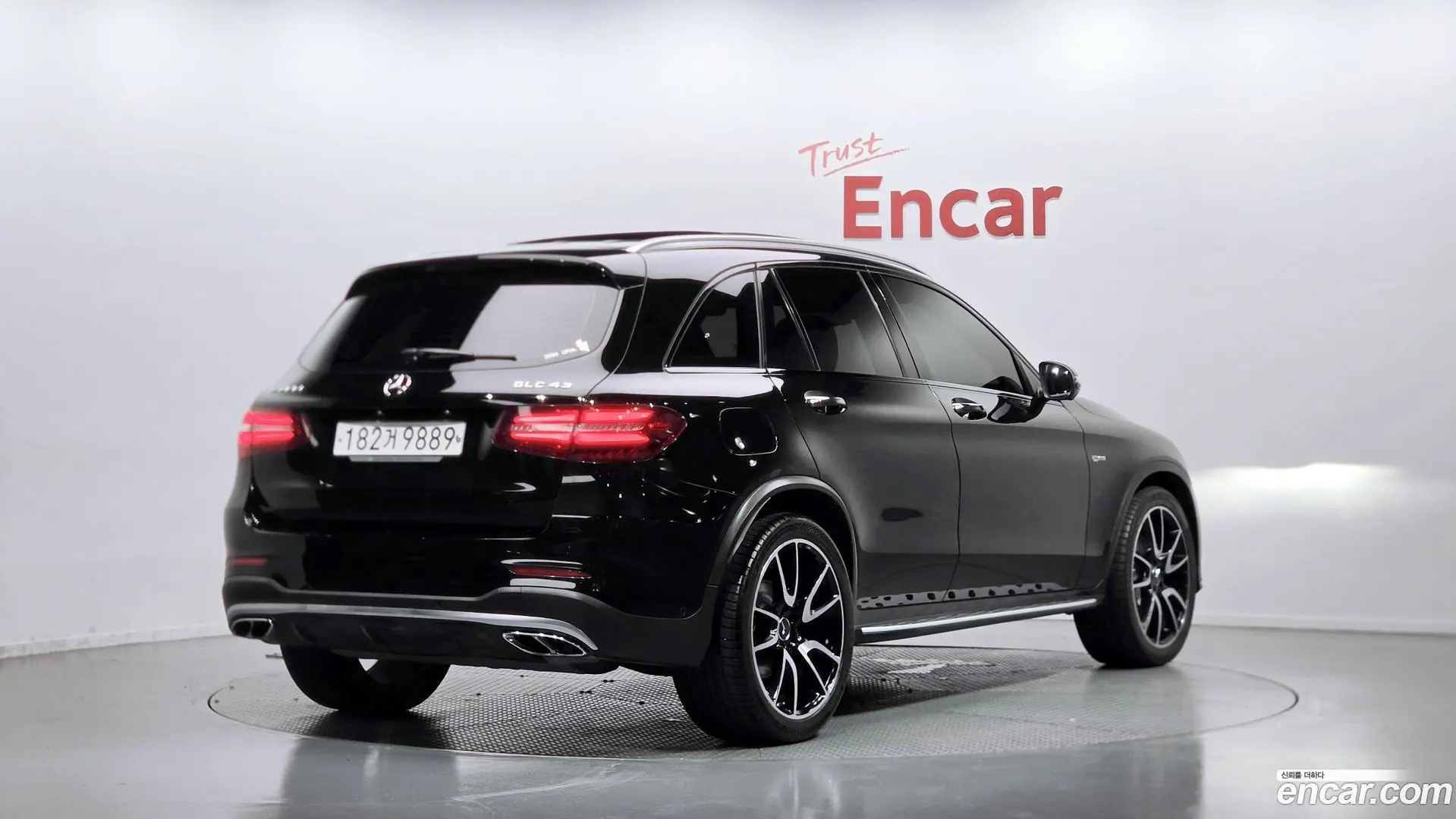Main__Slider__Photo:GLC-Class Mercedes-Benz 2019.9-1