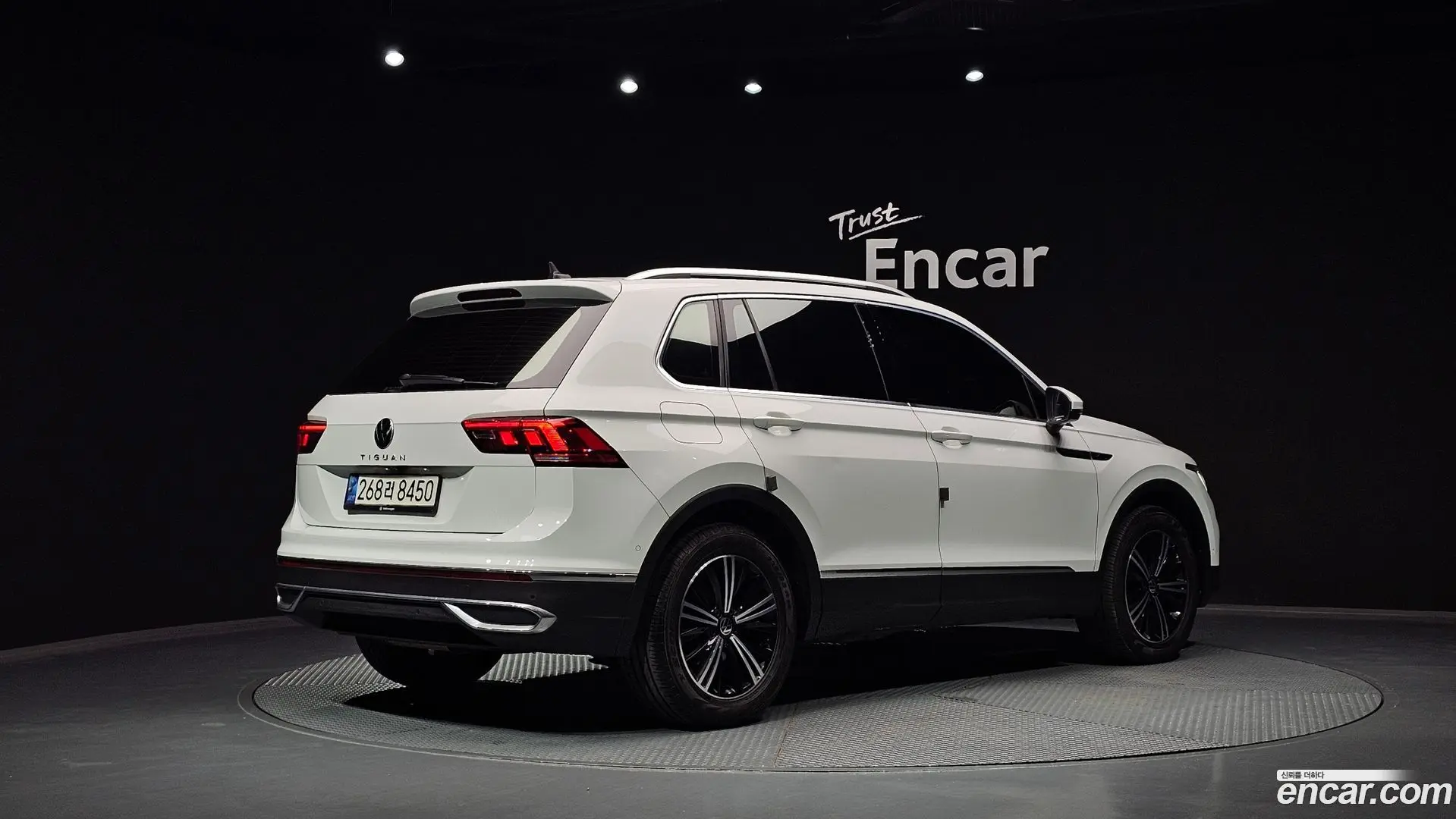 Main__Slider__Photo:Tiguan Volkswagen 2022.1-1