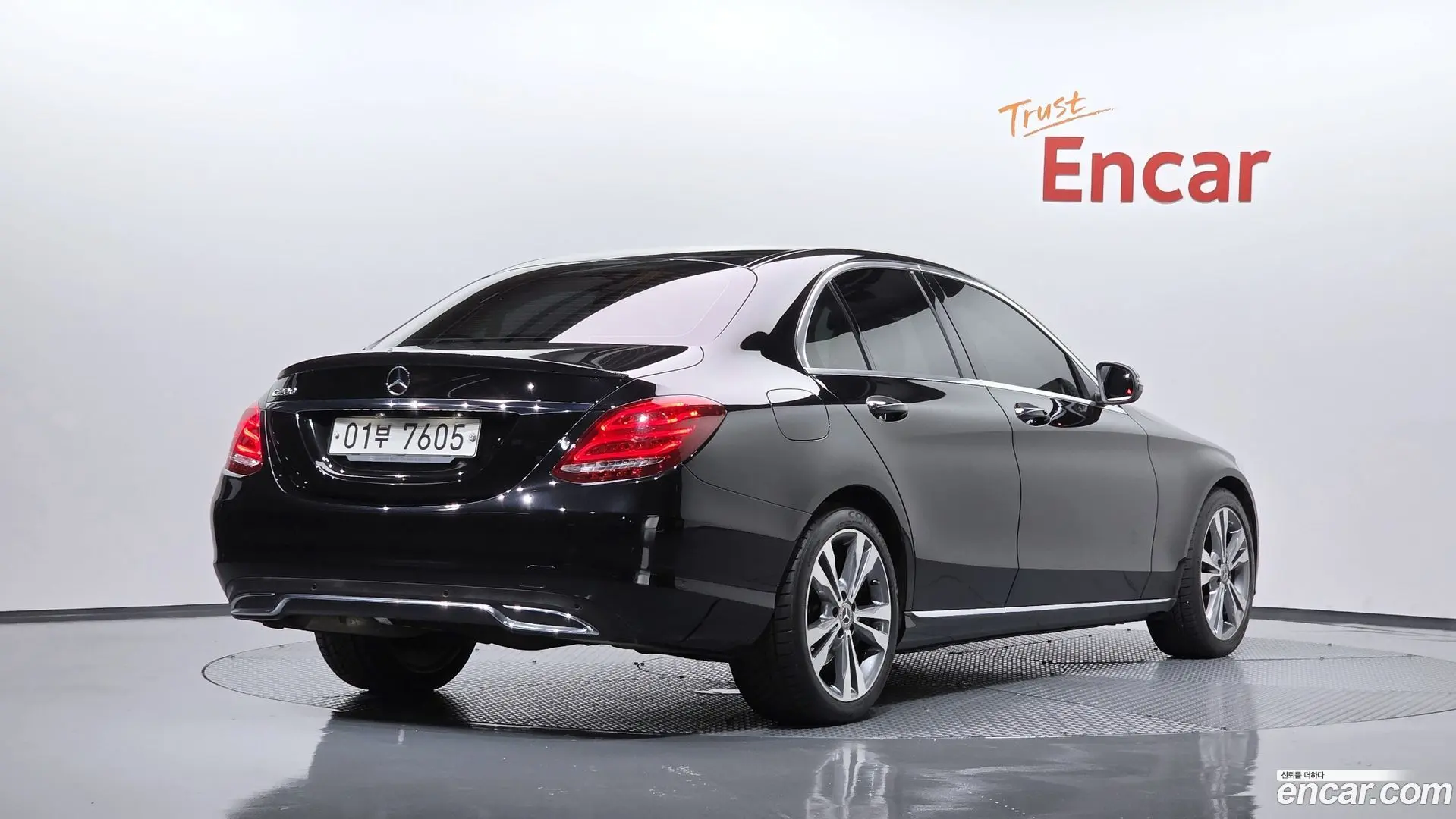 Main__Slider__Photo:C-Class Mercedes-Benz 2017.11-1