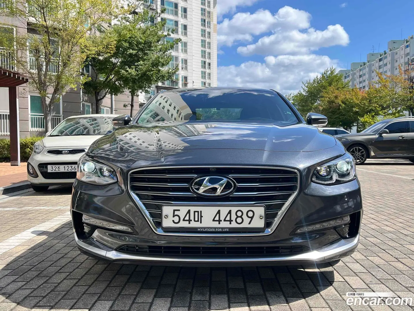 Main__Slider__Photo:Grandeur Hyundai 2017.6-1