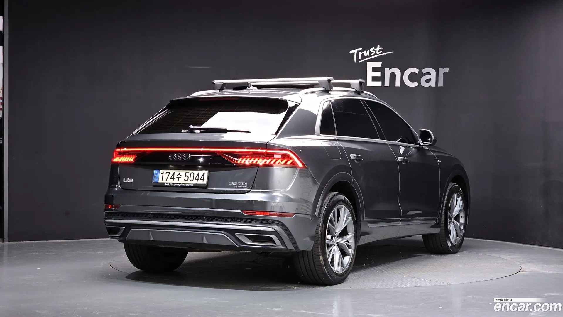Main__Slider__Photo:Q8 Audi 2021.2-1