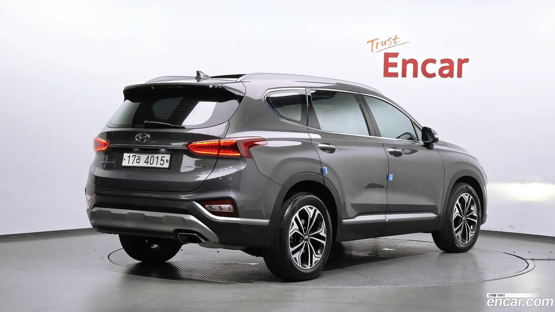 Main__Slider__Photo:Santafe Hyundai 2018.5-1