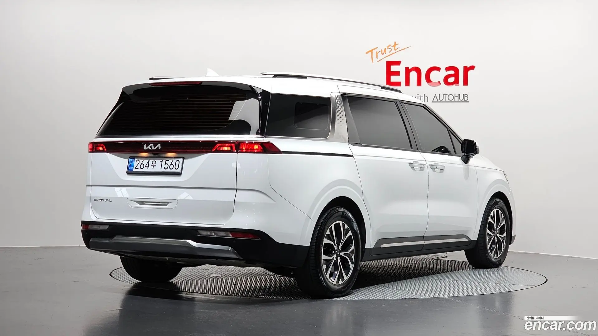 Main__Slider__Photo:Canival Kia 2022.0-1
