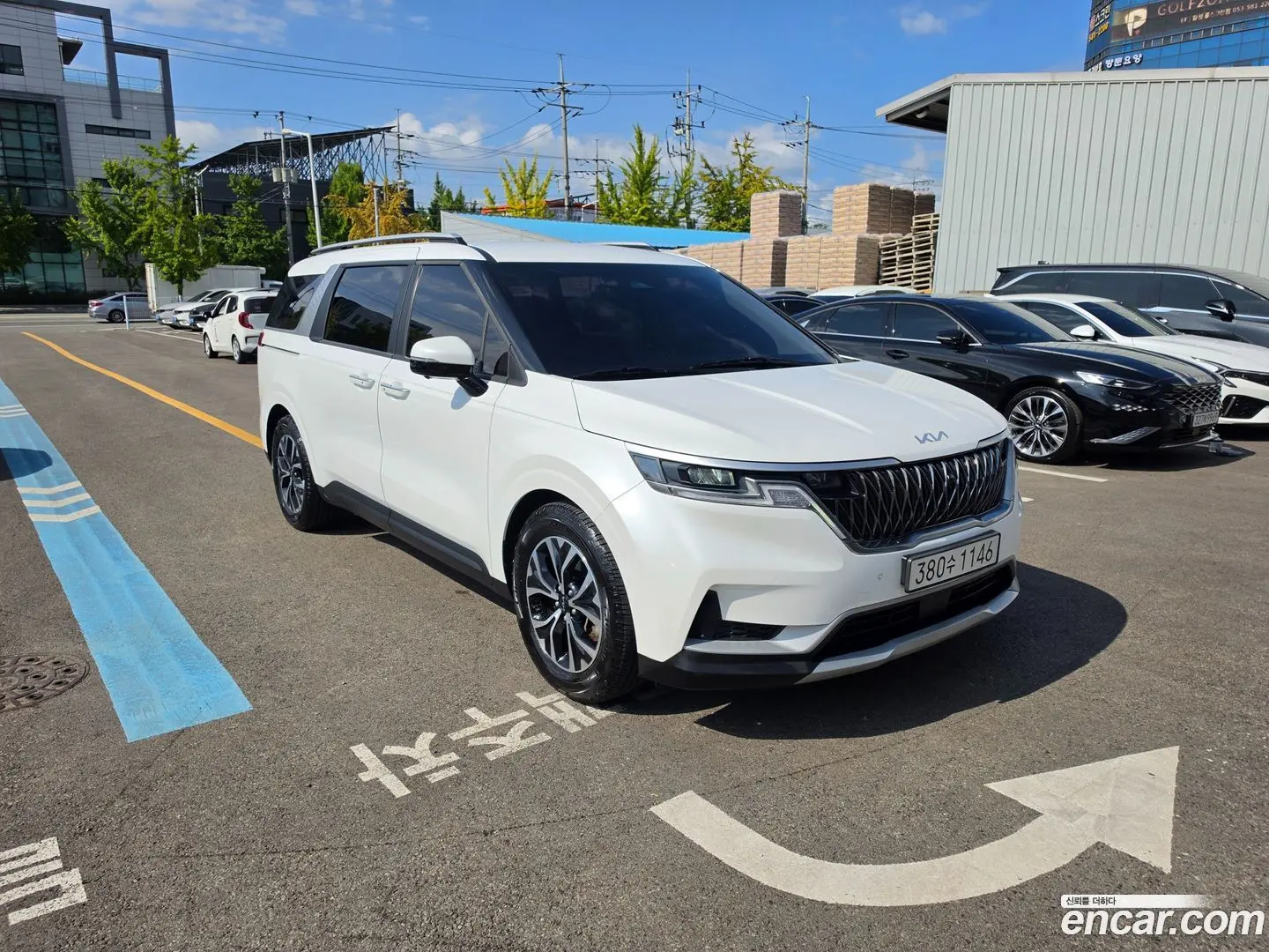 Main__Slider__Photo:Canival Kia 2023.3-1