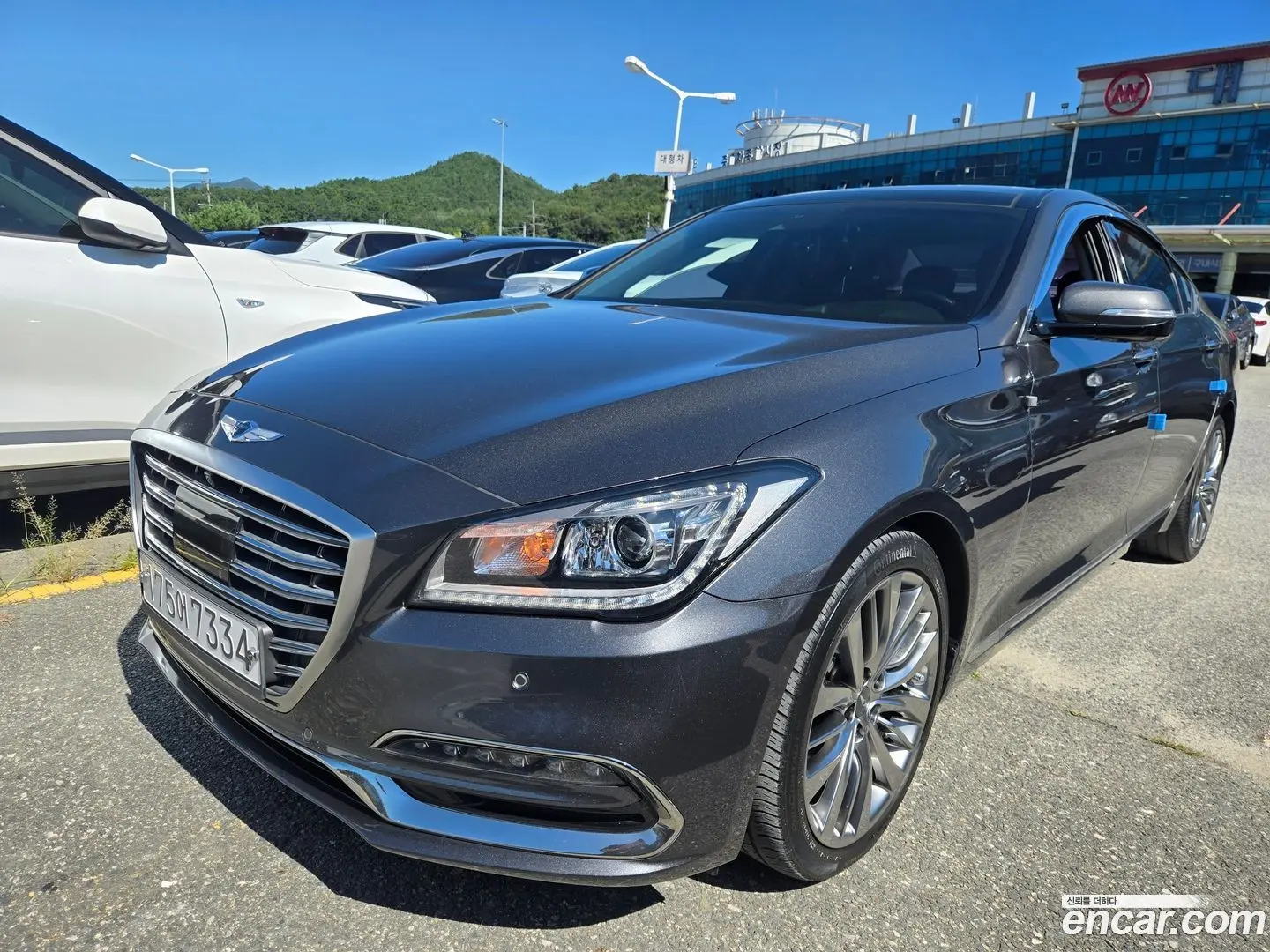 Main__Slider__Photo:G80 Genesis 2017.10-1