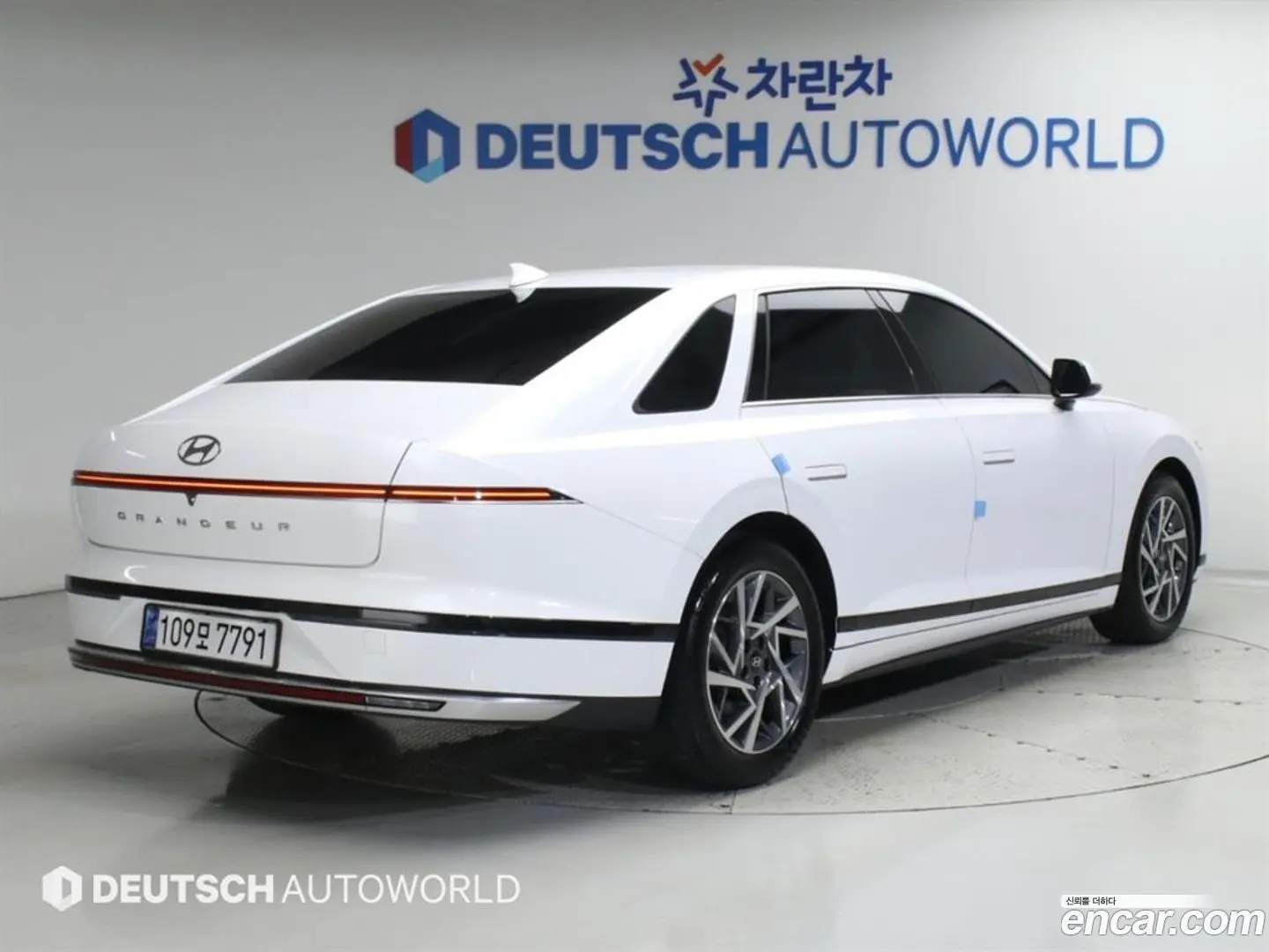 Main__Slider__Photo:Grandeur Hyundai 2023.11-1