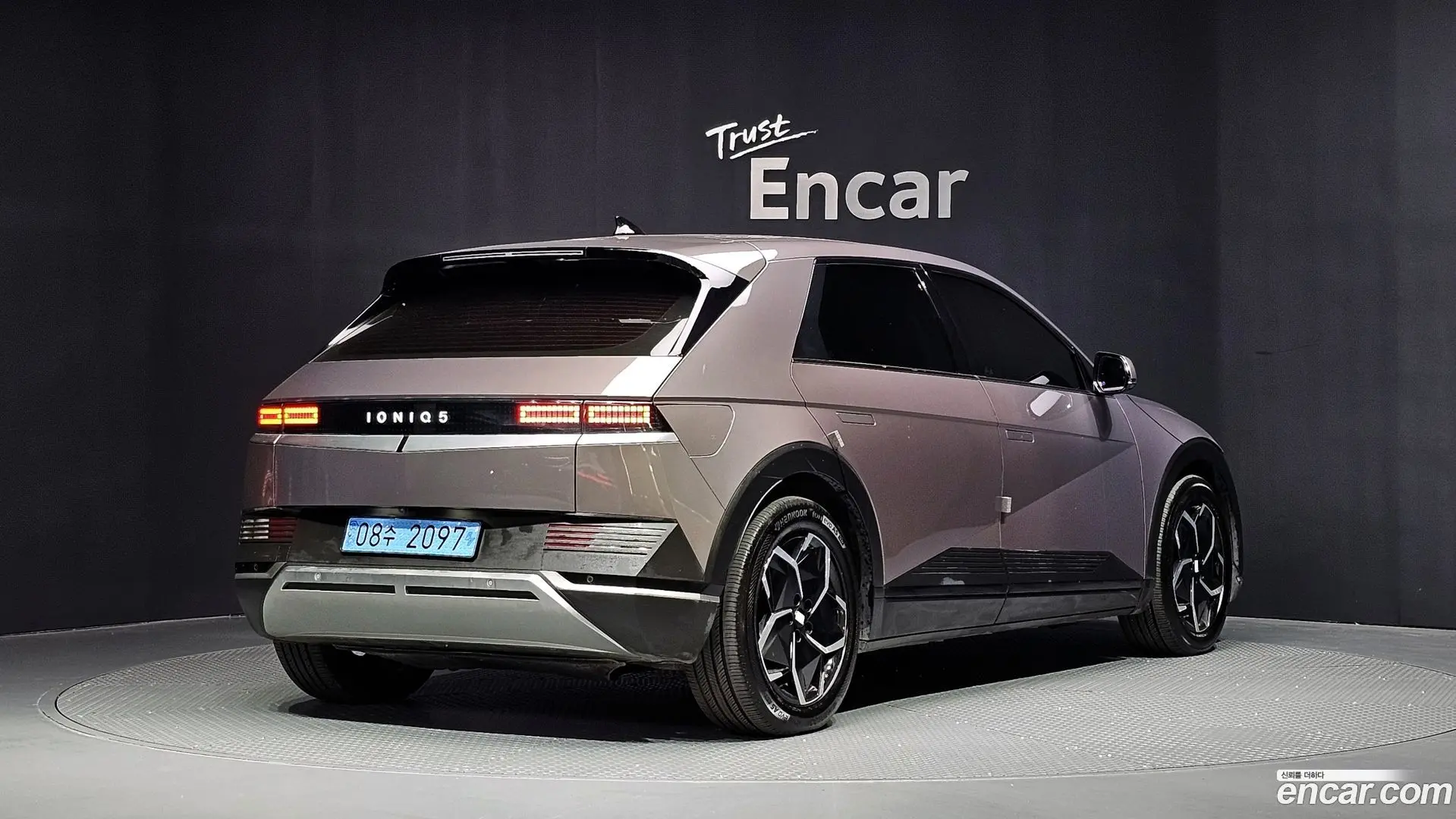 Main__Slider__Photo:Ioniq5 Hyundai 2021.11-1