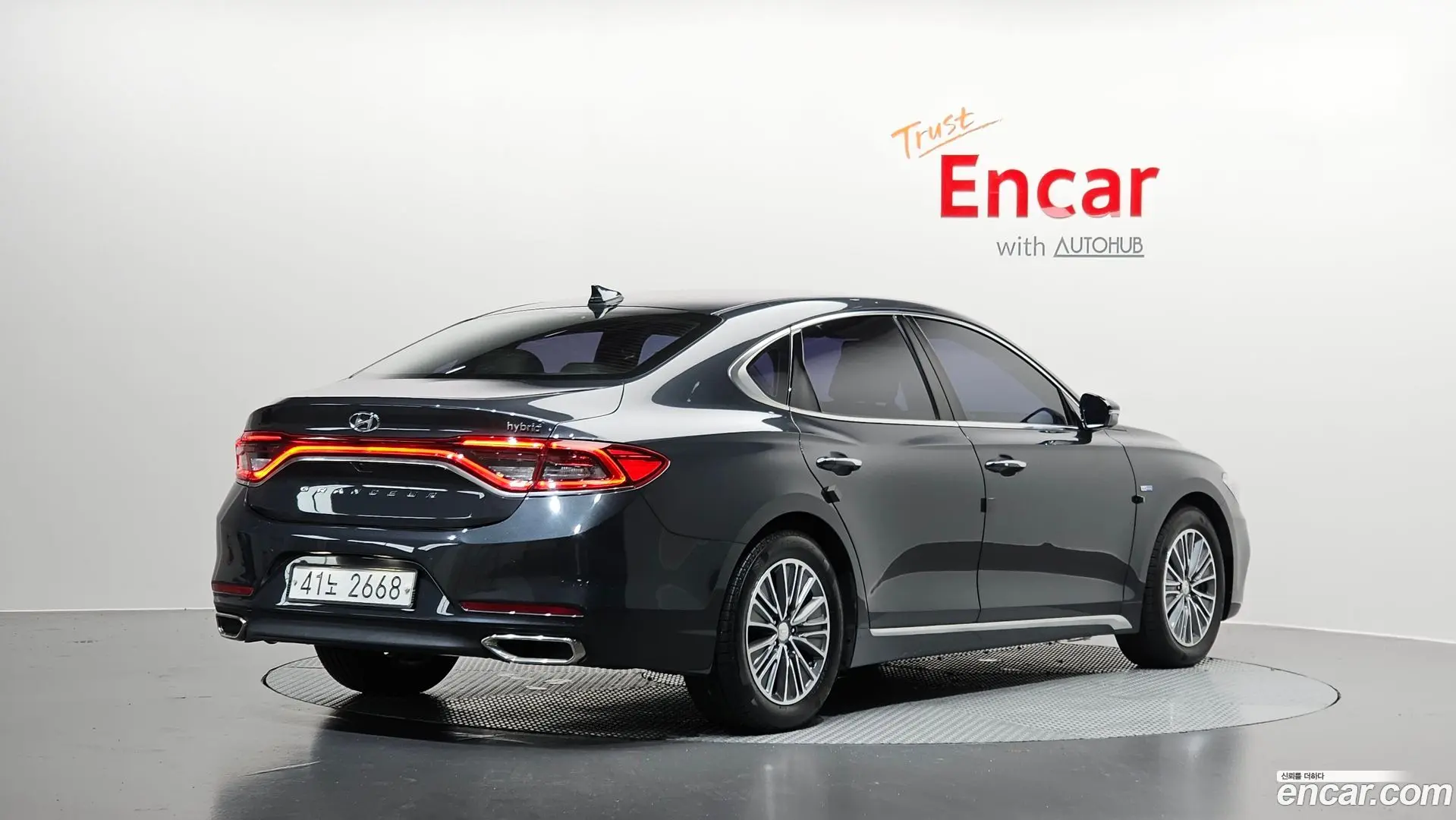 Main__Slider__Photo:Grandeur Hyundai 2018.0-1