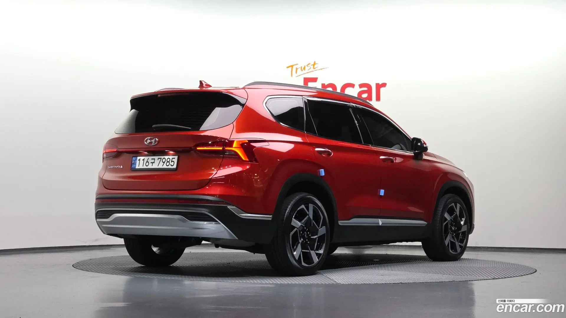 Main__Slider__Photo:Santafe Hyundai 2021.0-1