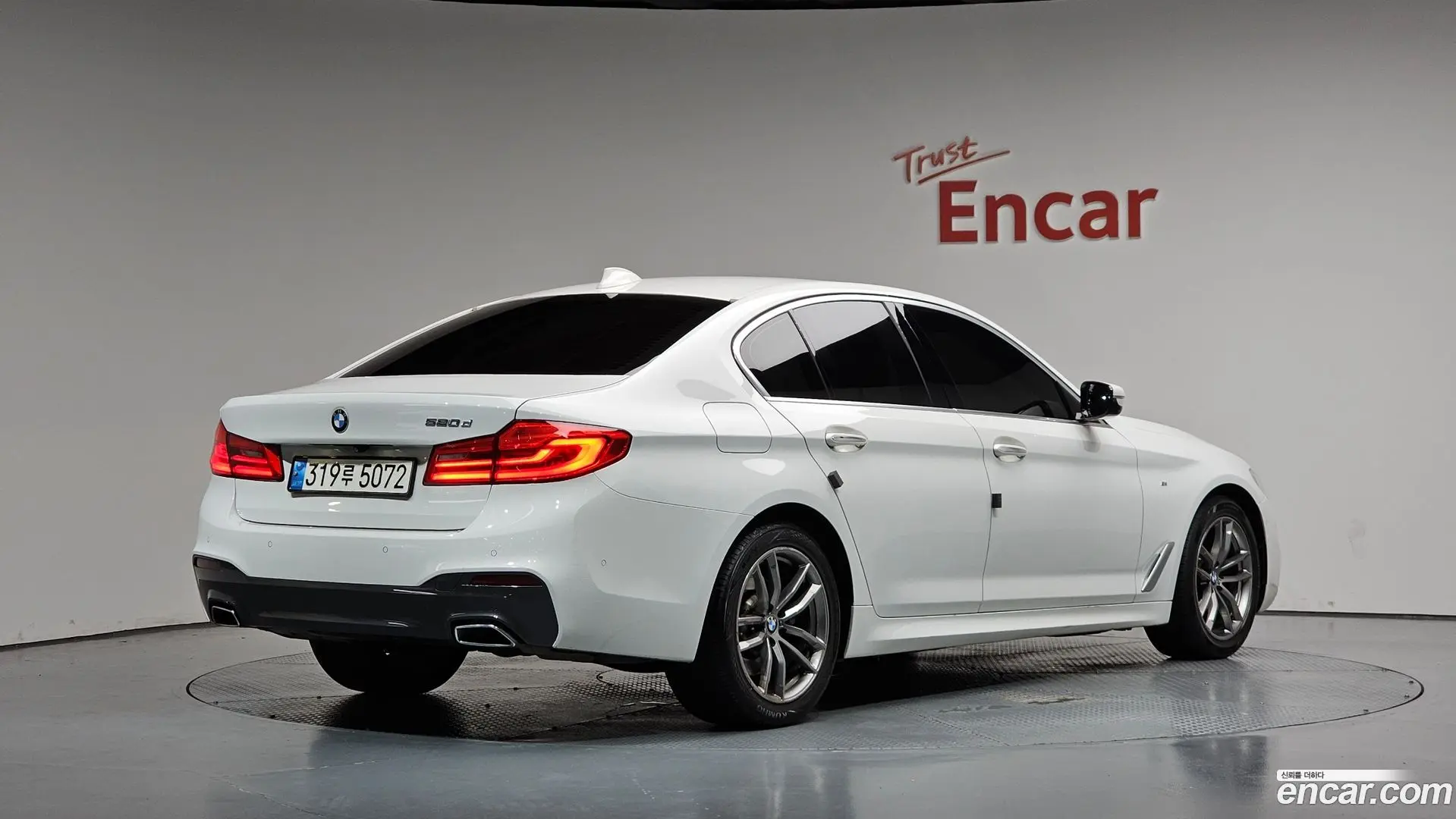 Main__Slider__Photo:5-Series BMW 2017.10-1