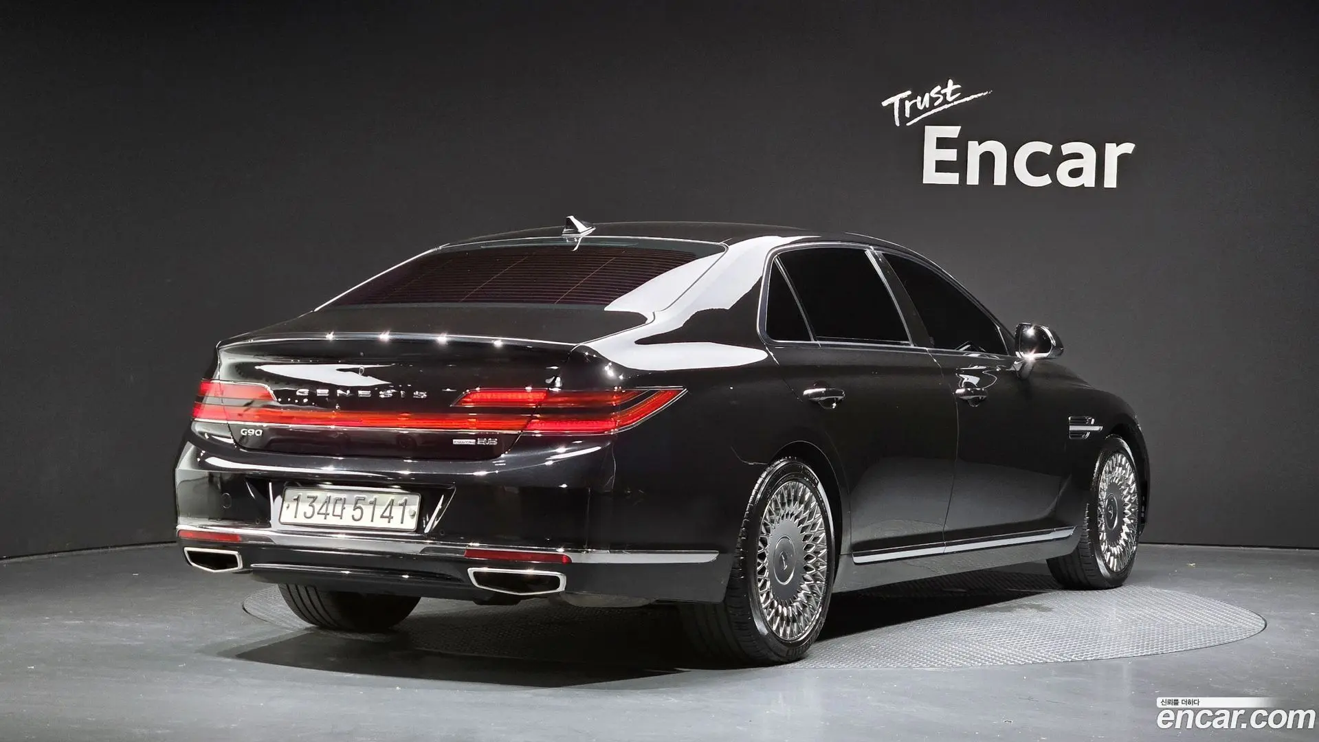 Main__Slider__Photo:G90 Genesis 2019.4-1